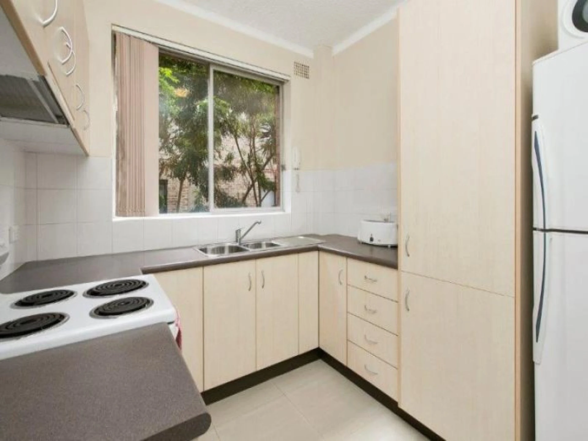 2 / 48 Pacific Parade, DEE WHY NSW 2099, Dee Why - Thumbnail 5