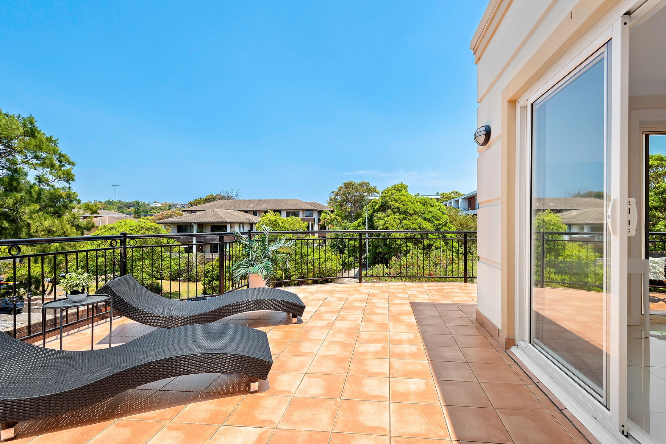 7 / 106 Oaks Avenue, Dee Why NSW 2099, Dee Why - Thumbnail 2