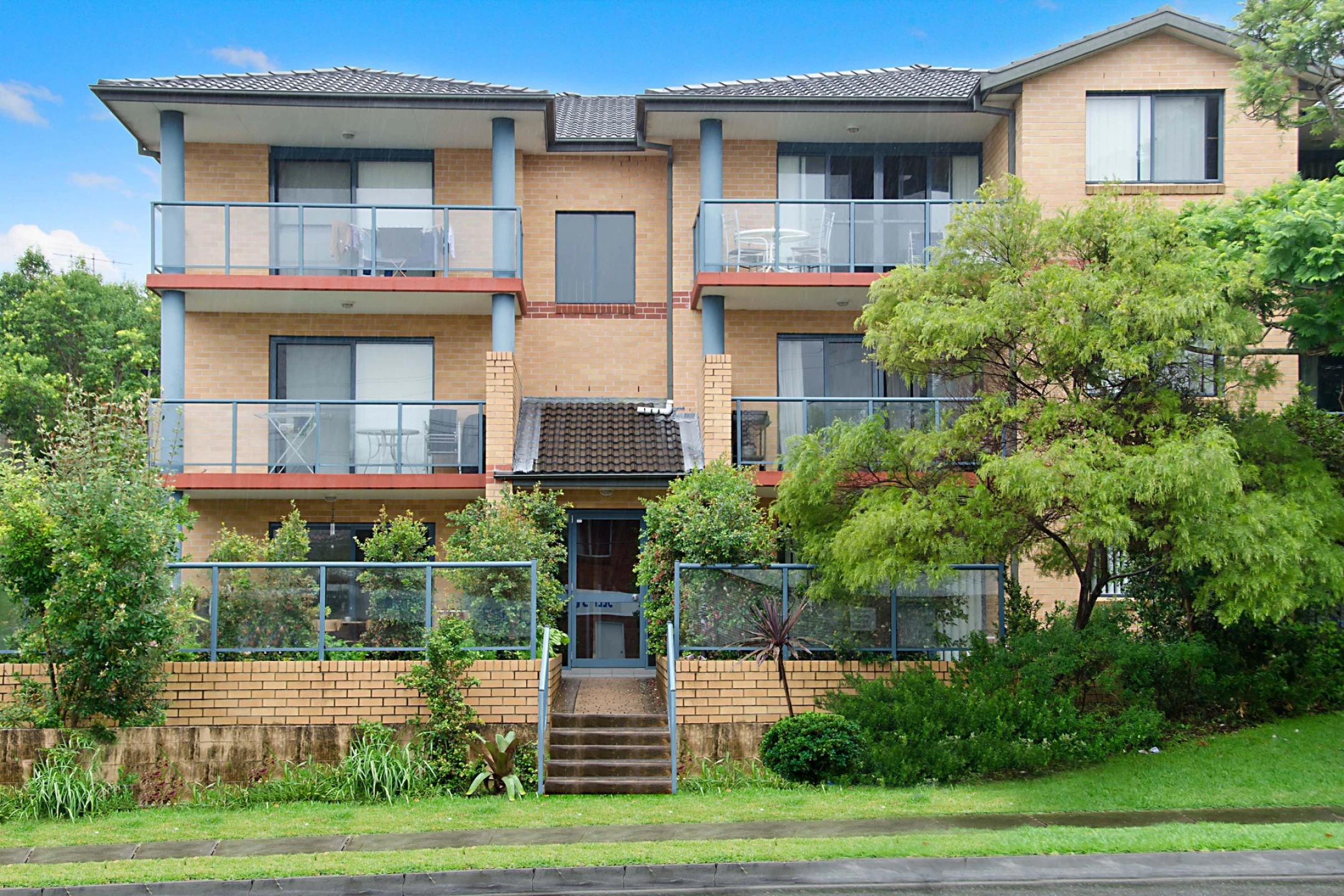 17 / 2-4 Francis Street, Dee Why NSW 2099, Dee Why - Thumbnail 2