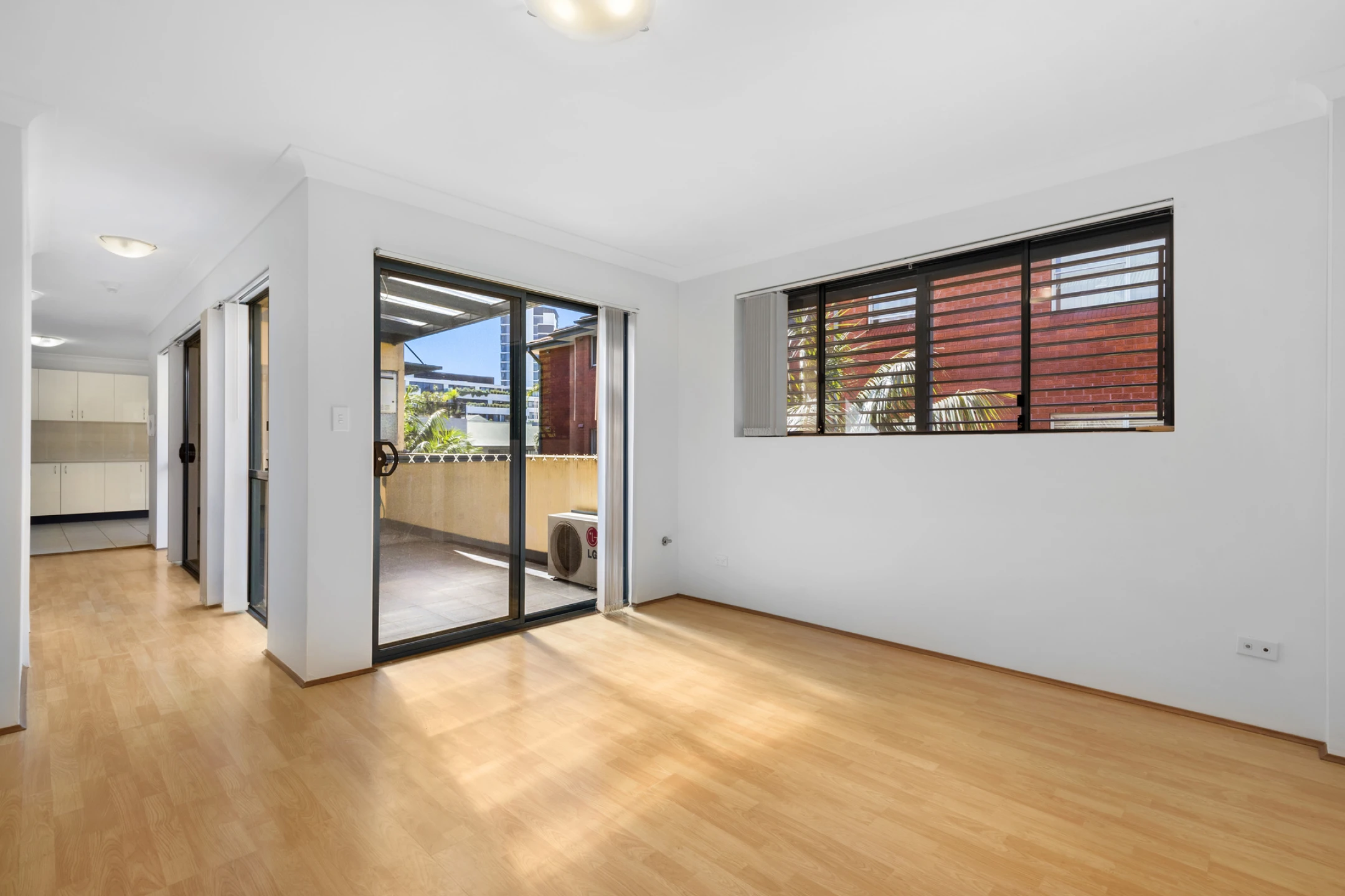 8 / 22 Pacific Parade, Dee Why NSW 2099, Dee Why - Thumbnail 2