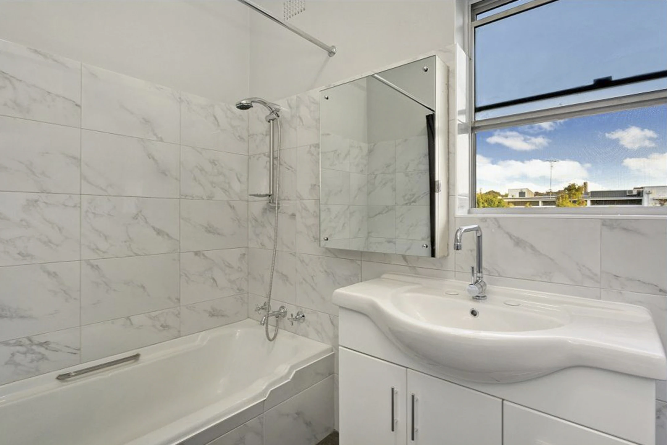 11 / 34 Clarence Avenue, Dee Why NSW 2099, Dee Why - Thumbnail 8