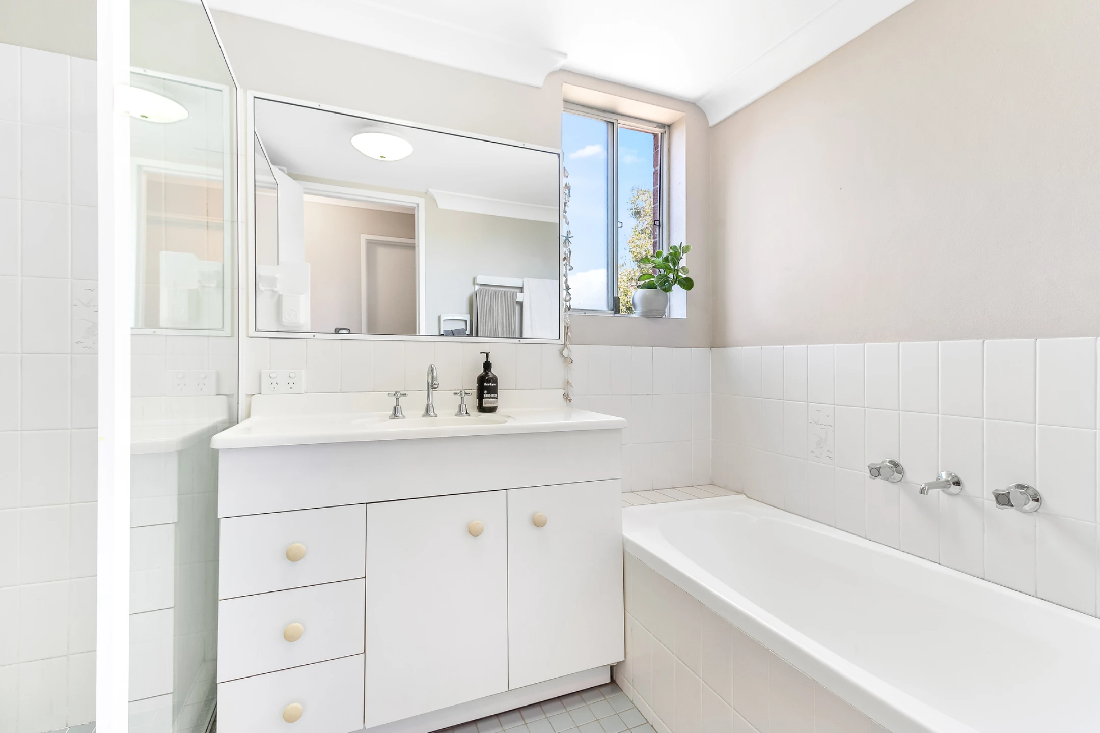 6 / 5 Clarence Avenue, Dee Why NSW 2099, Dee Why - Thumbnail 7