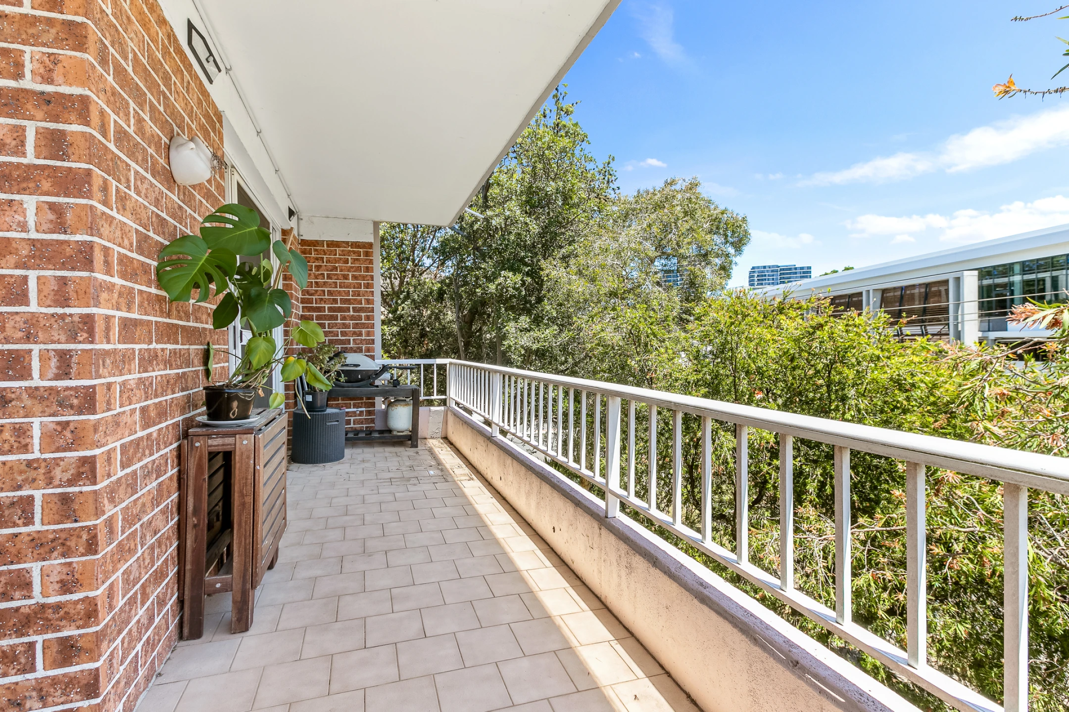 6 / 5 Clarence Avenue, Dee Why NSW 2099, Dee Why - Thumbnail 2