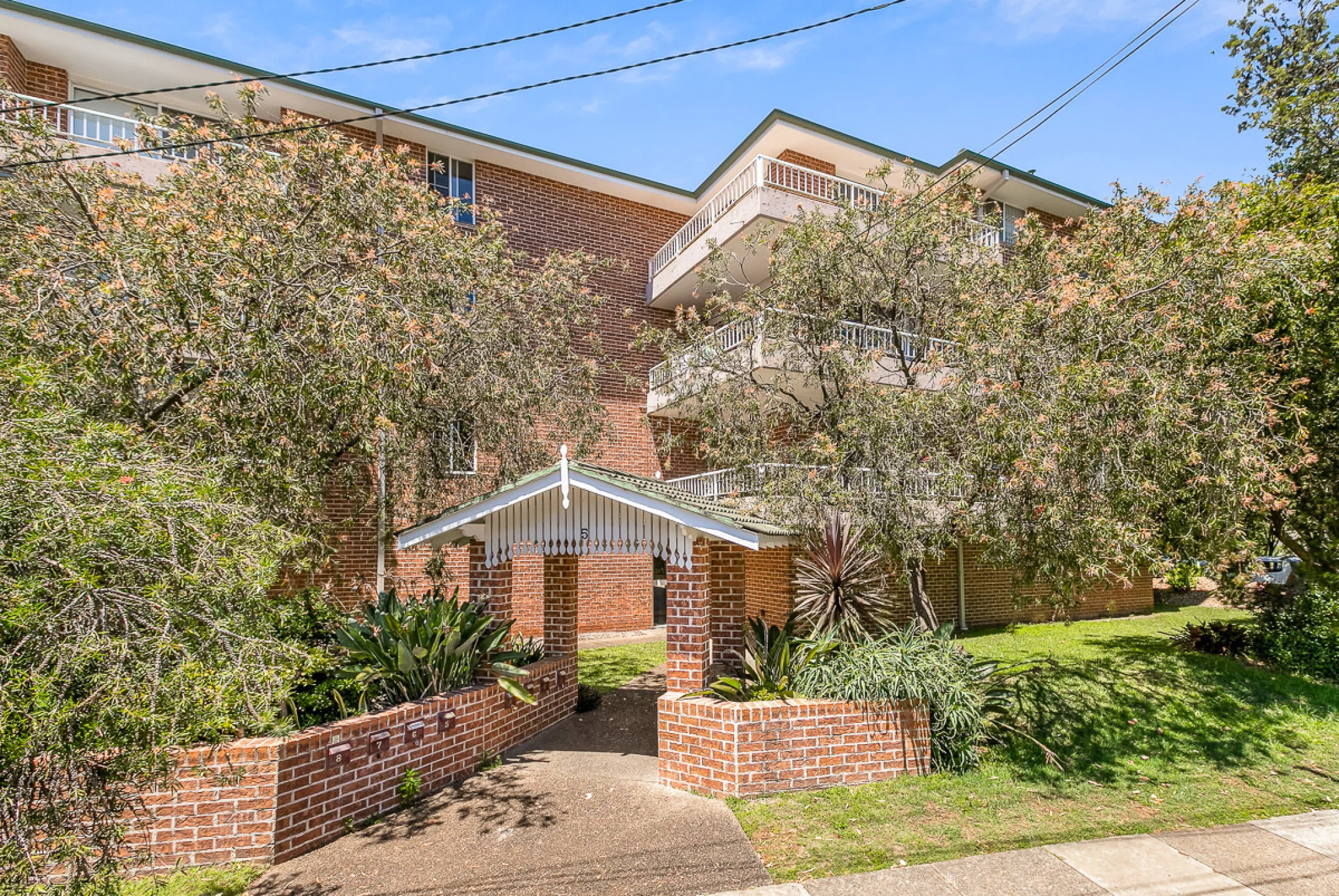 6 / 5 Clarence Avenue, Dee Why NSW 2099, Dee Why - Thumbnail 3
