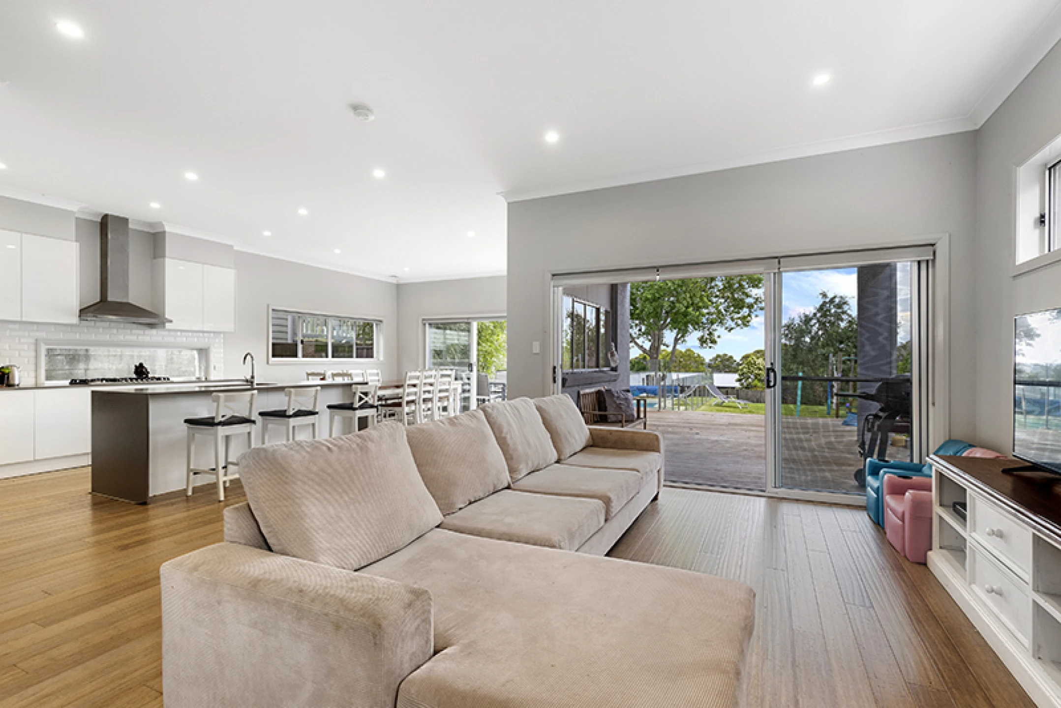 37 Hall Avenue, Collaroy Plateau NSW 2097, Collaroy Plateau - Thumbnail 6