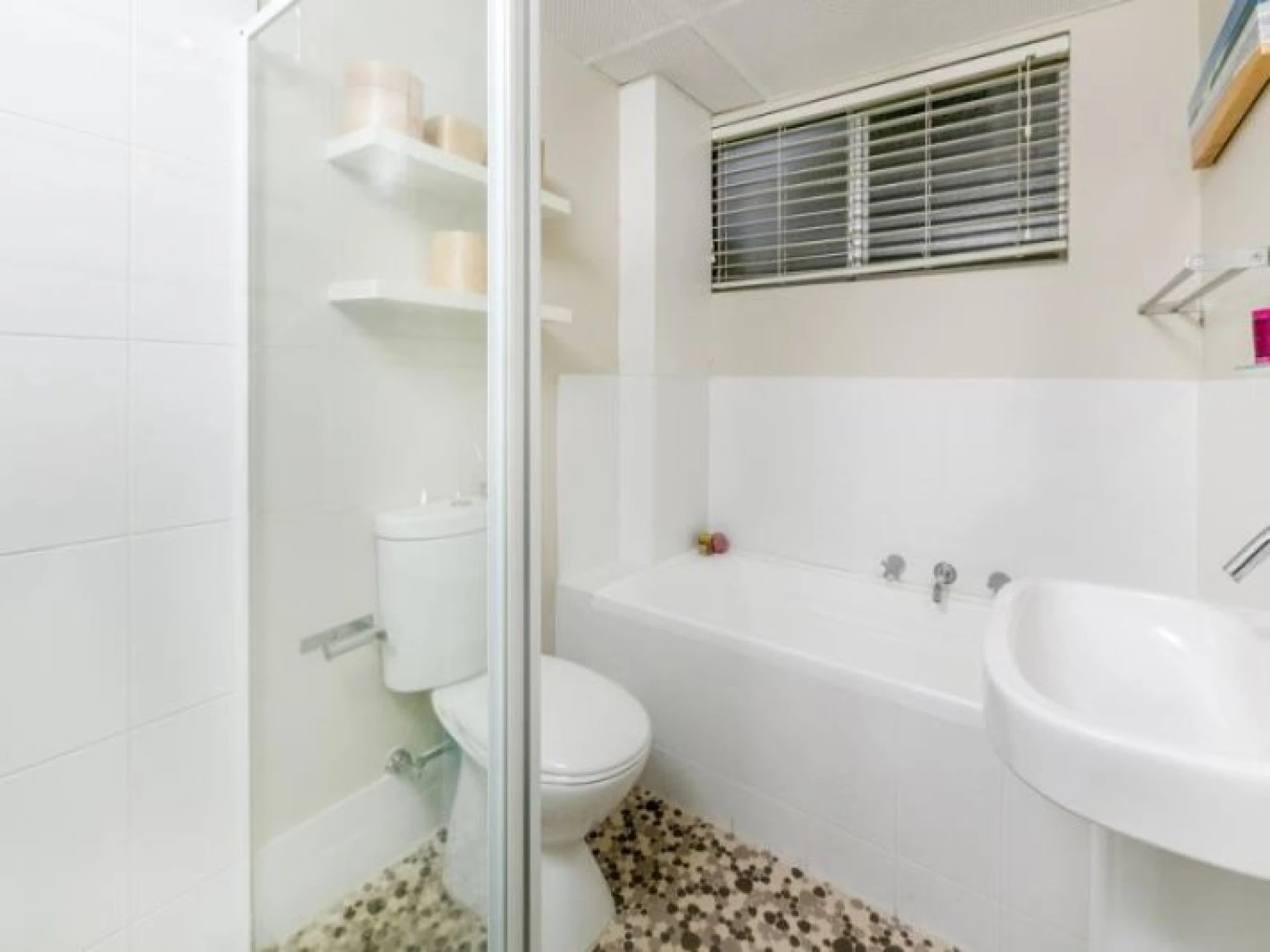 15@64-66 Pacific Parade :-), DEE WHY NSW 2099, Dee Why - Thumbnail 2