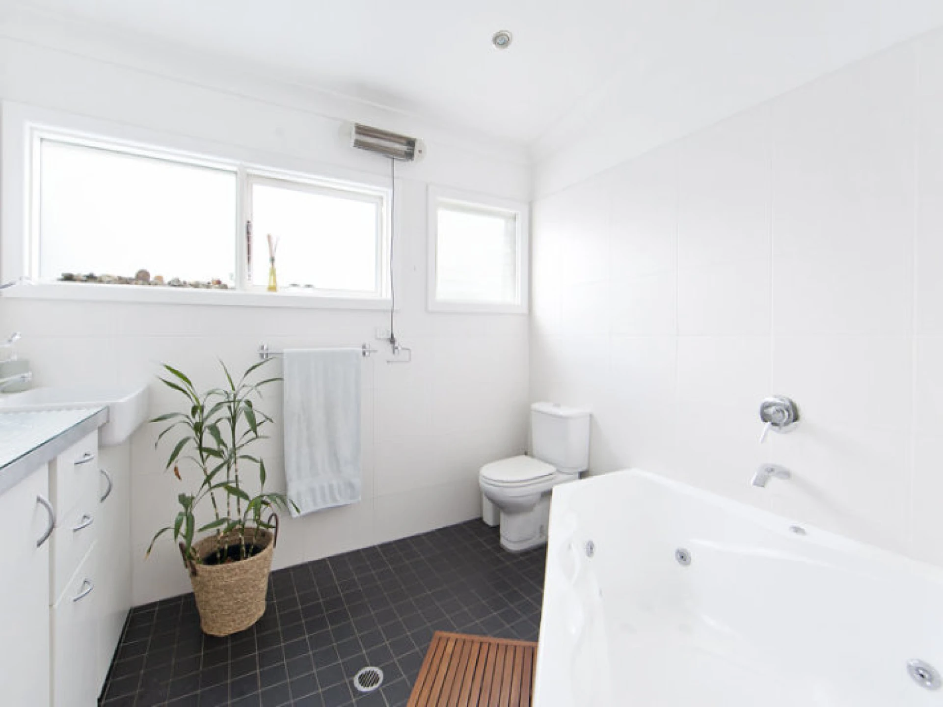 241 Warringah Road :-), BEACON HILL NSW 2100, Beacon Hill - Thumbnail 5