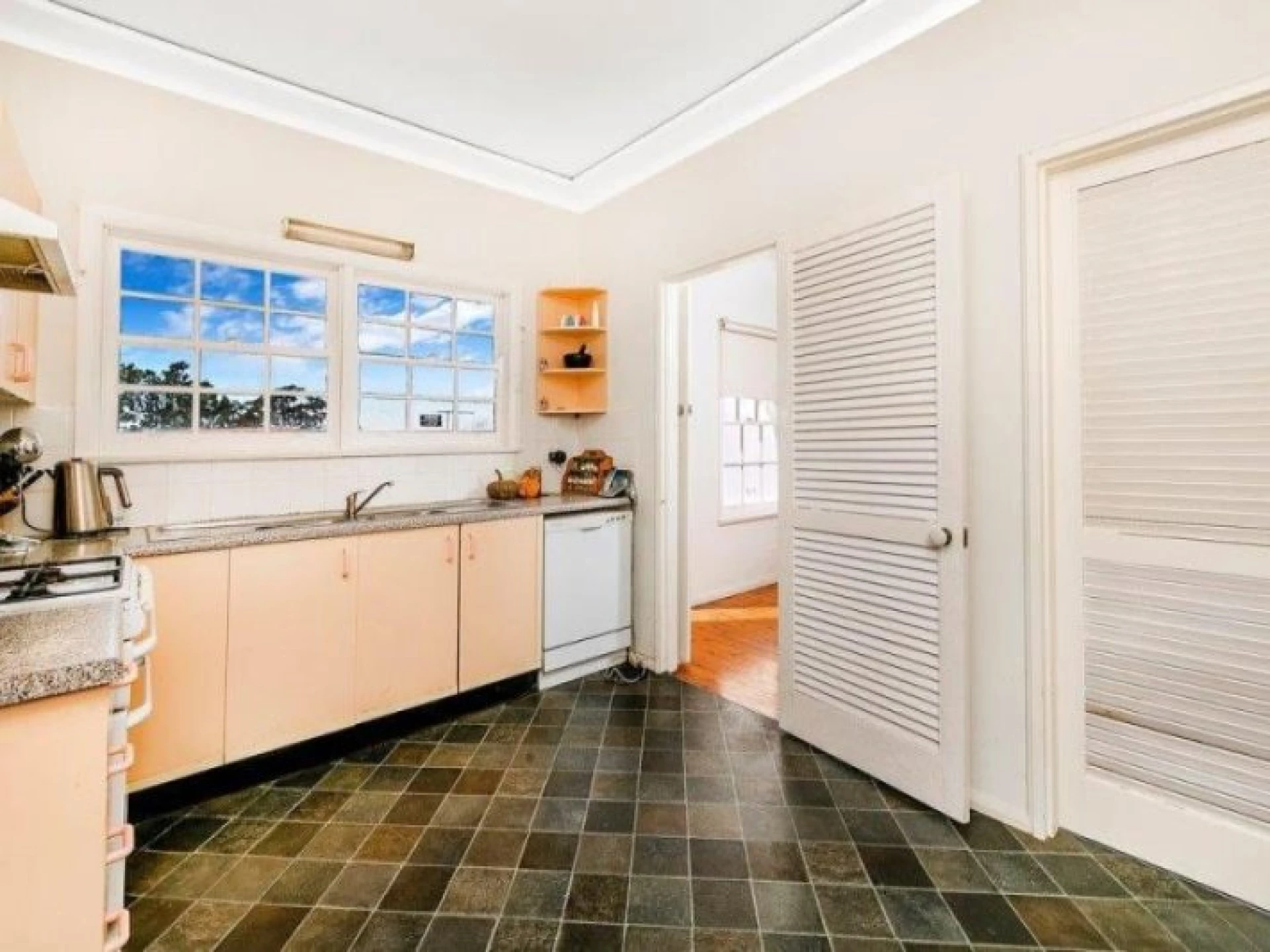 81 Forest Way :-), FRENCHS FOREST NSW 2086, Frenchs Forest - Thumbnail 5