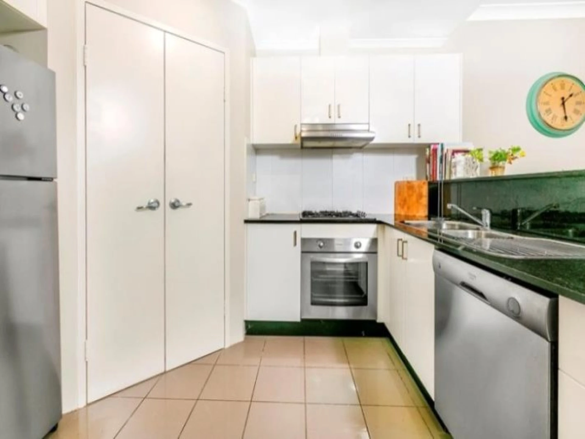 2 / 10 Funda Place :-), BROOKVALE NSW 2100, Brookvale - Thumbnail 2