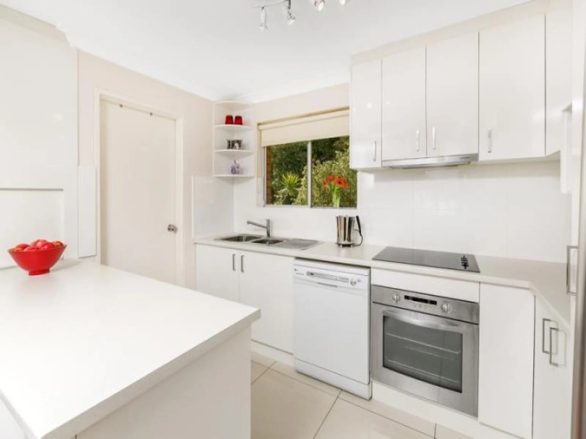 12 / 7 Western Avenue :-), NORTH MANLY NSW 2100, Freshwater - Thumbnail 2