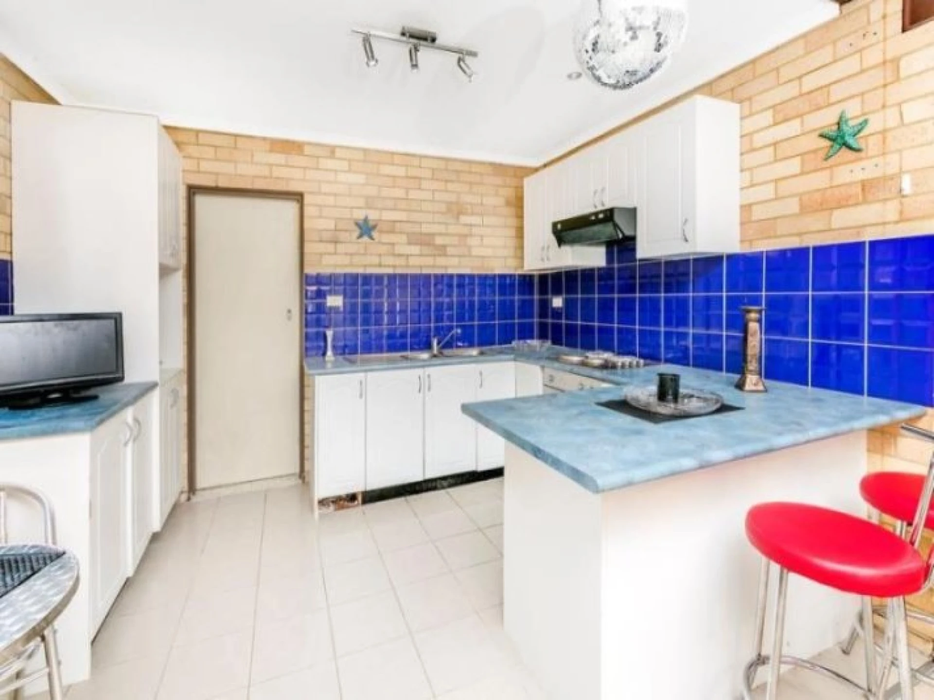 12 Gilliana Place :-), FRENCHS FOREST NSW 2086, Frenchs Forest - Thumbnail 5