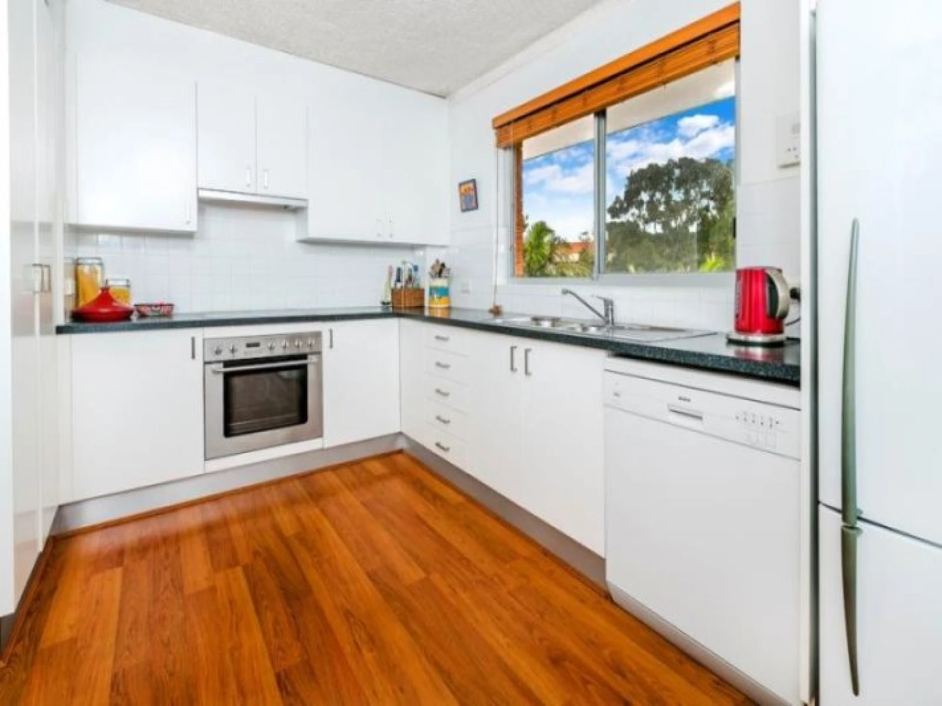 12 / 105 Howard Avenue :-), DEE WHY NSW 2099, Dee Why - Thumbnail 2