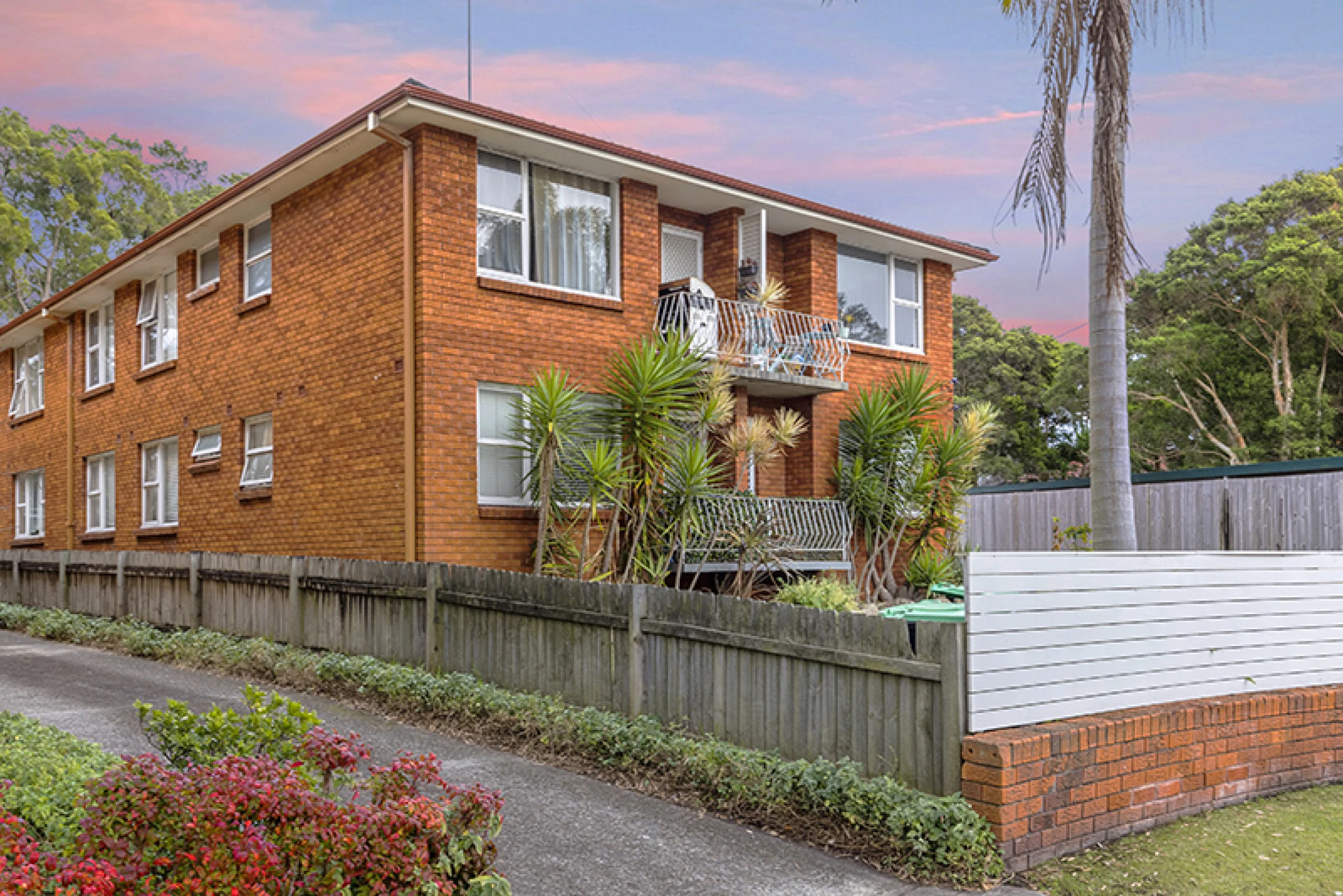 2 / 7 Grafton Crescent, Dee Why NSW 2099, Dee Why - Thumbnail 3