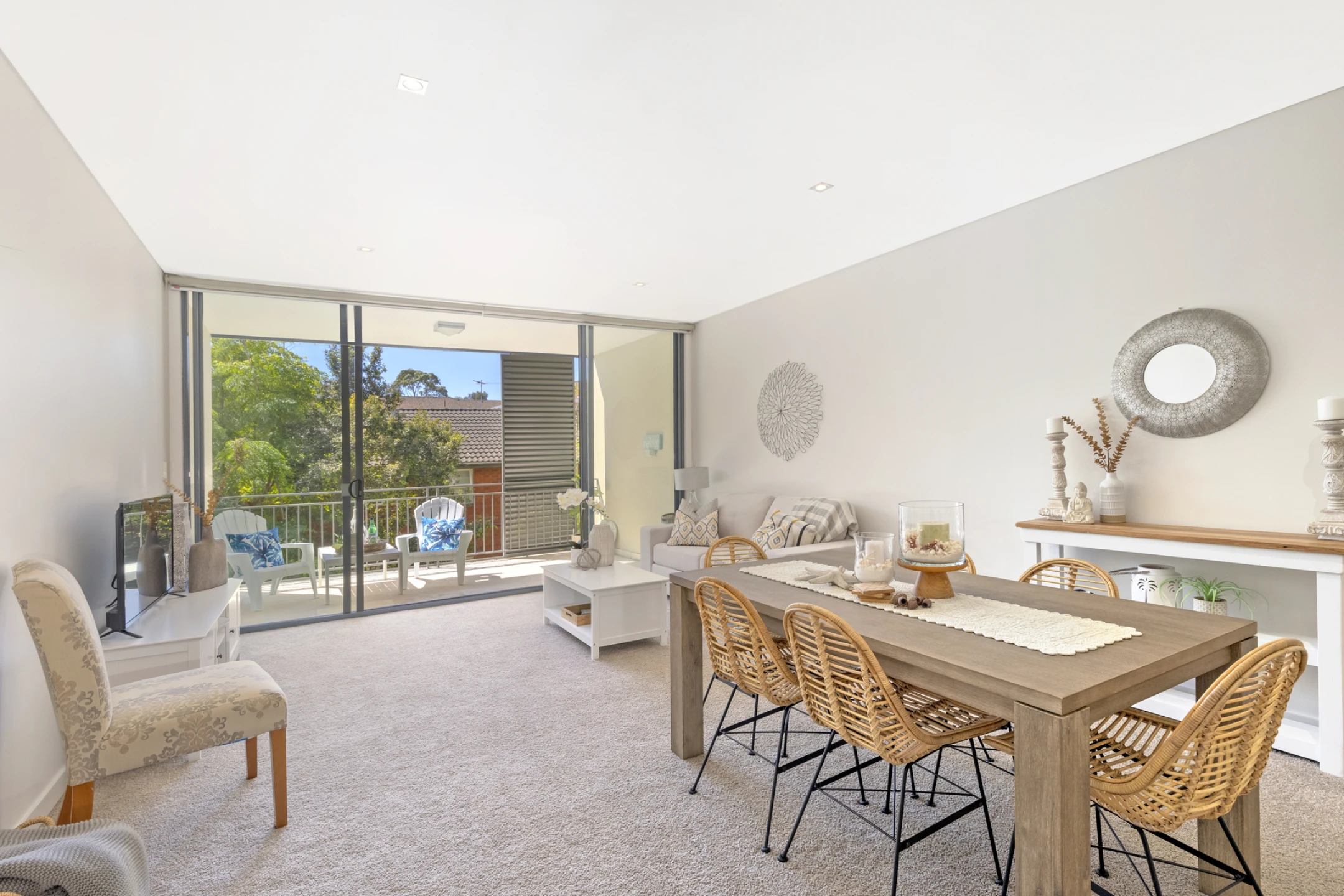 4 / 20 Hawkesbury Avenue, Dee Why NSW 2099, Dee Why - Thumbnail 2