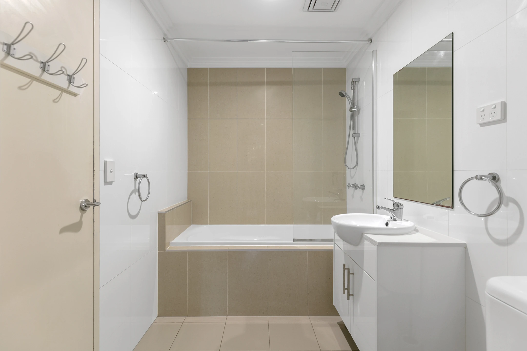 4 / 2-6 The Crescent, Dee Why NSW 2099, Dee Why - Thumbnail 7