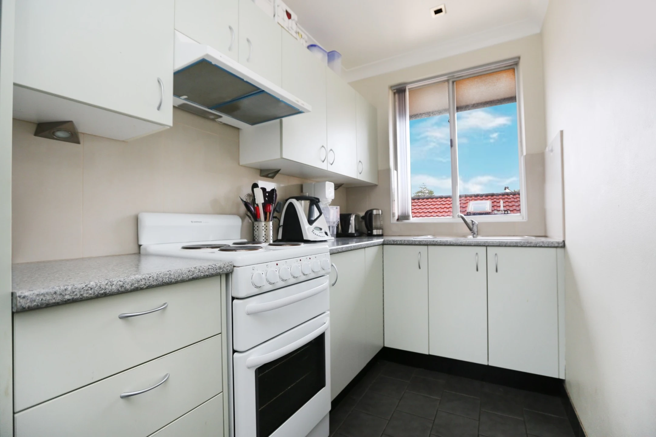8 / 26 Malcolm Street, Narrabeen NSW 2101, Narrabeen - Thumbnail 5