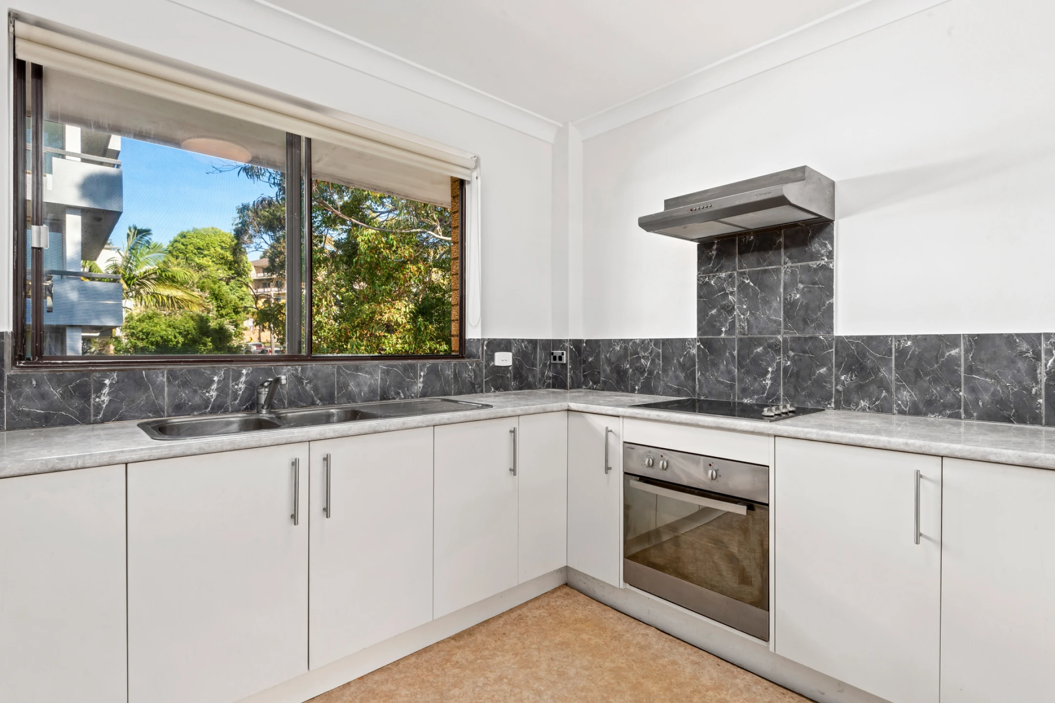 4 / 9 Westminster Avenue, Dee Why NSW 2099, Dee Why - Thumbnail 4