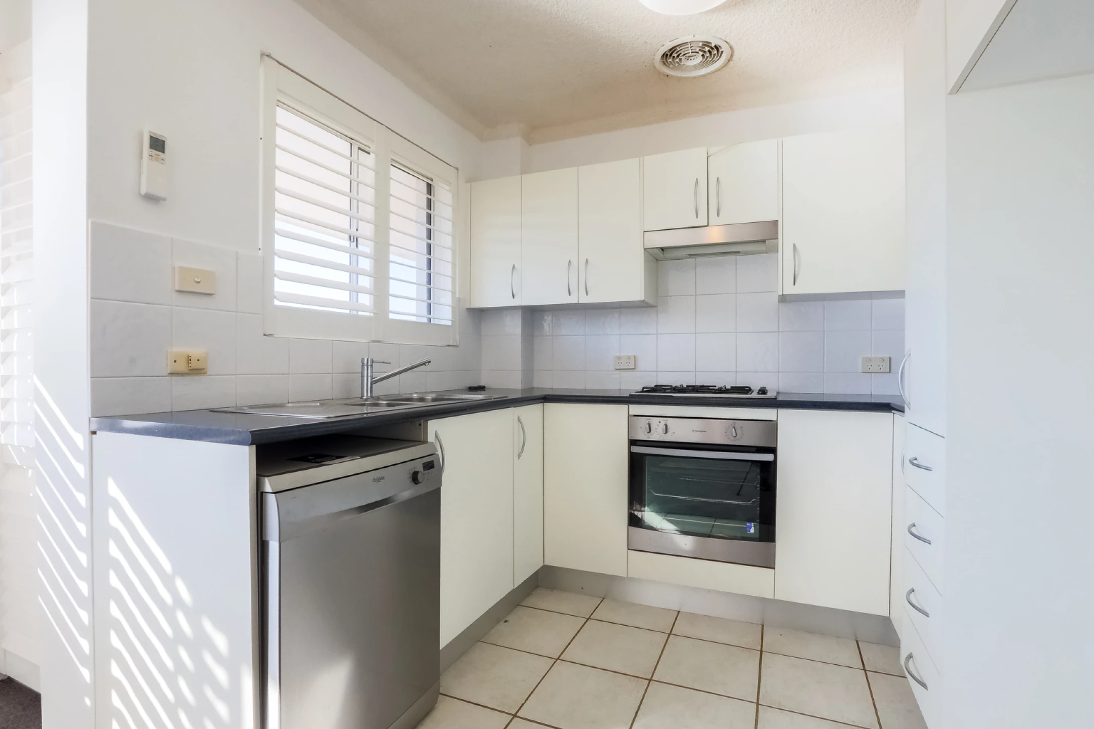 9 / 7 Clarence Avenue, Dee Why NSW 2099, Dee Why - Thumbnail 6