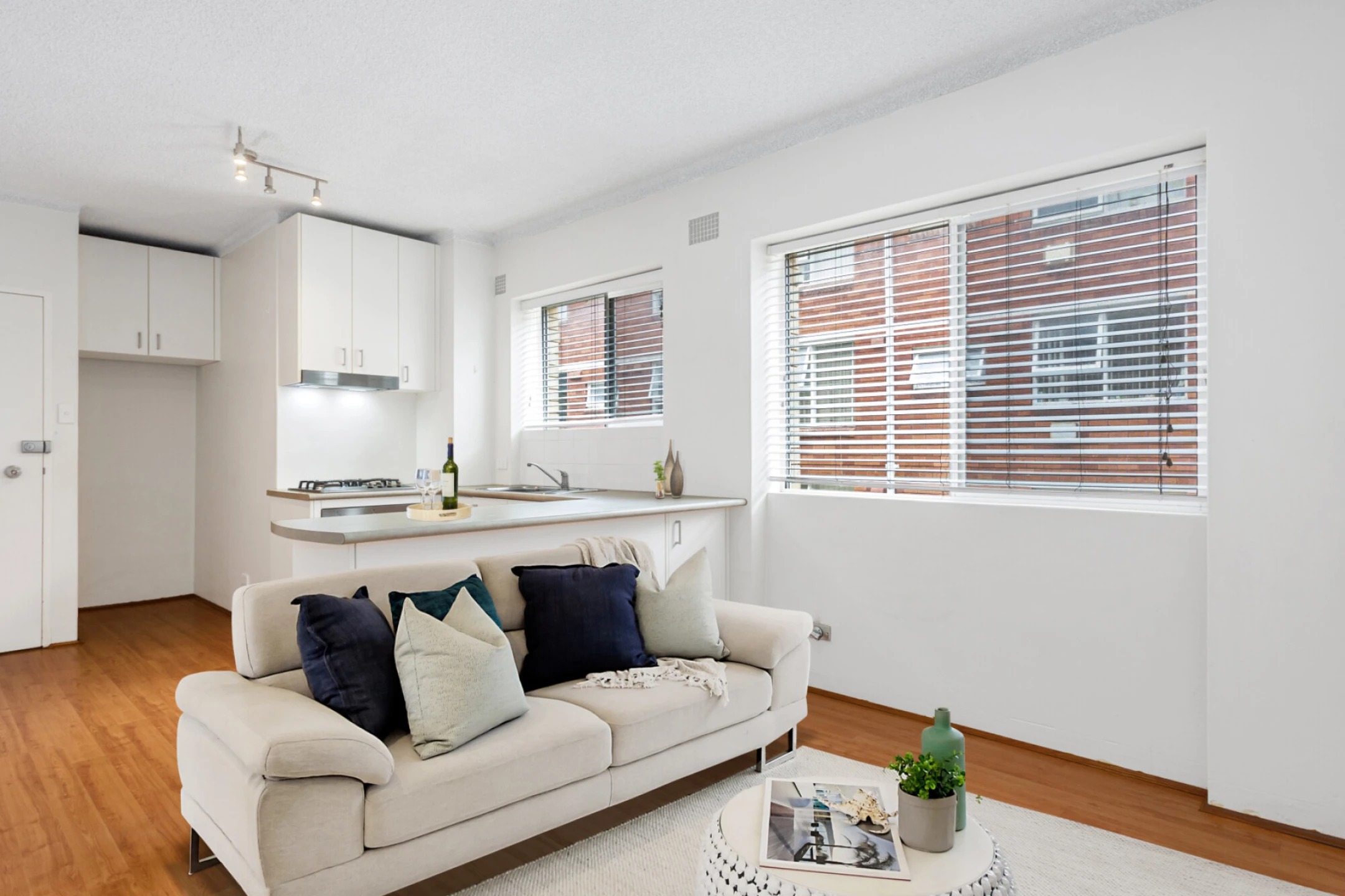 4 / 49 Howard Avenue, Dee Why NSW 2099, Dee Why - Thumbnail 2