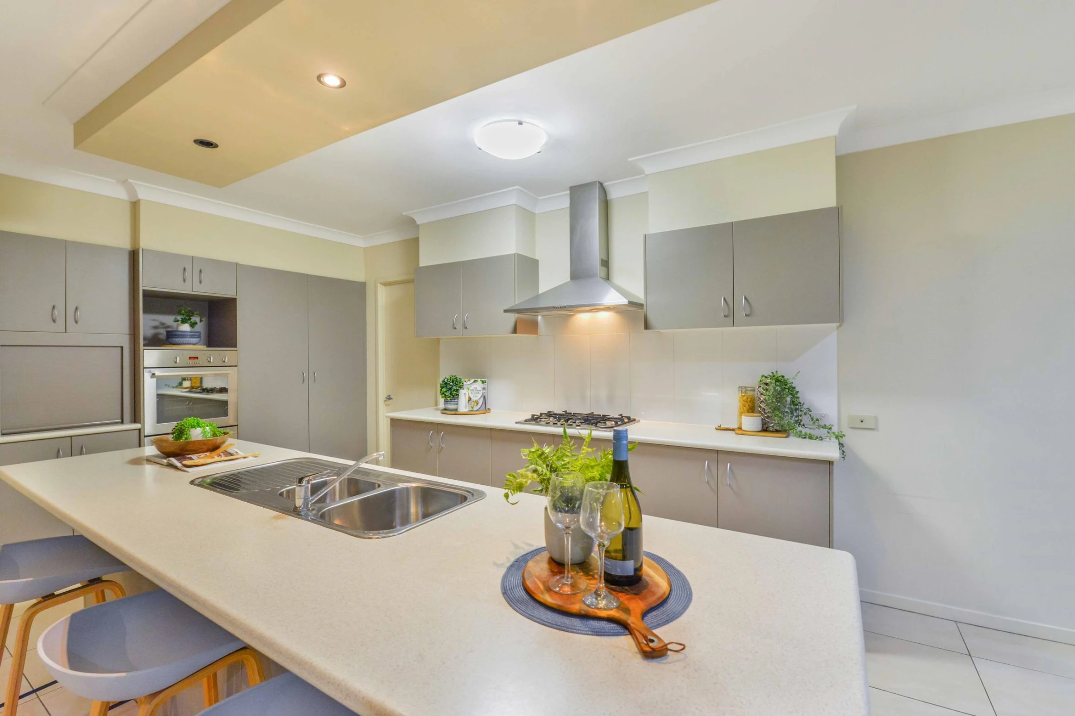 11 Hazelmere Crescent, ORMEAU QLD 4208, Ormeau - Thumbnail 2