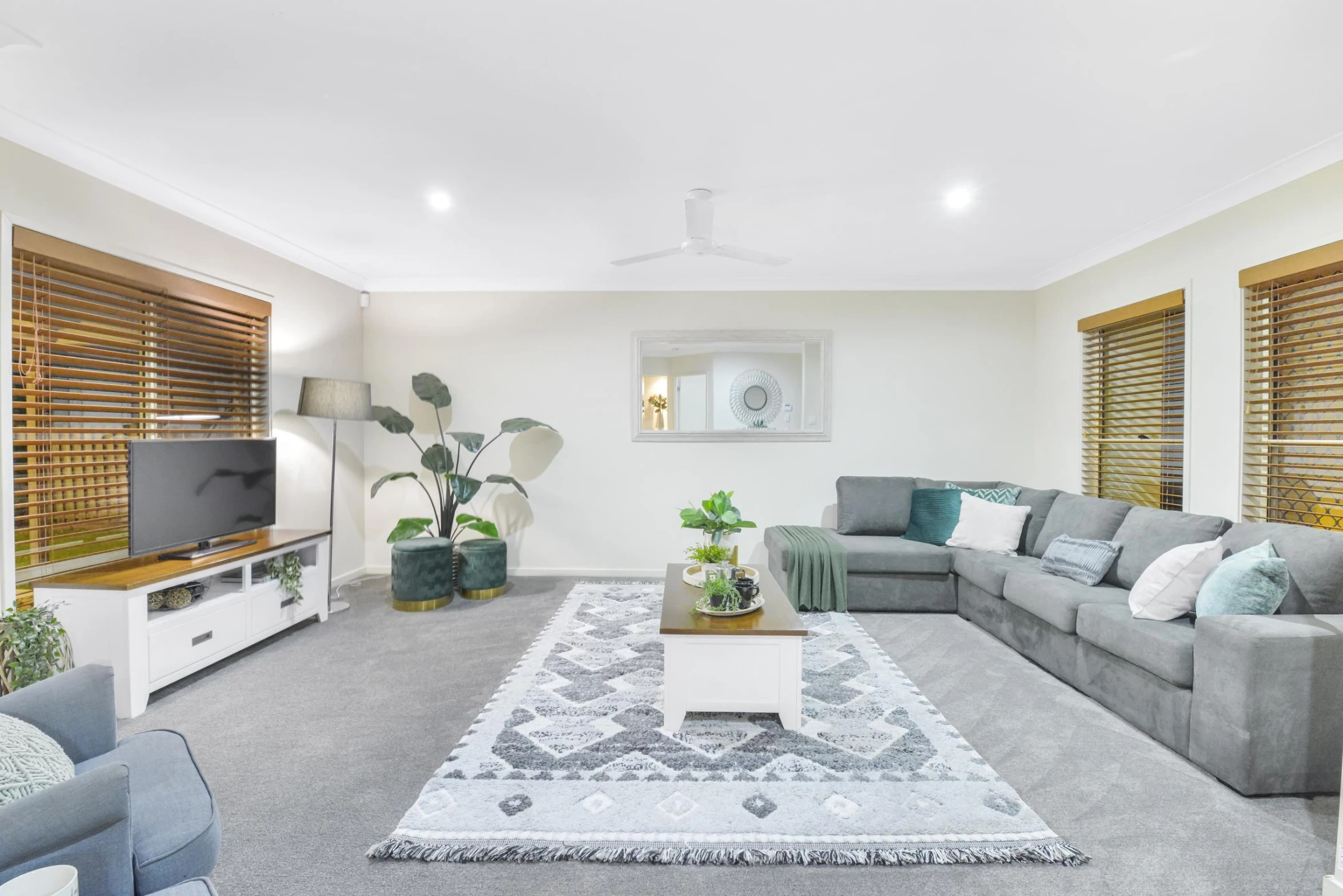 11 Hazelmere Crescent, ORMEAU QLD 4208, Ormeau - Thumbnail 4