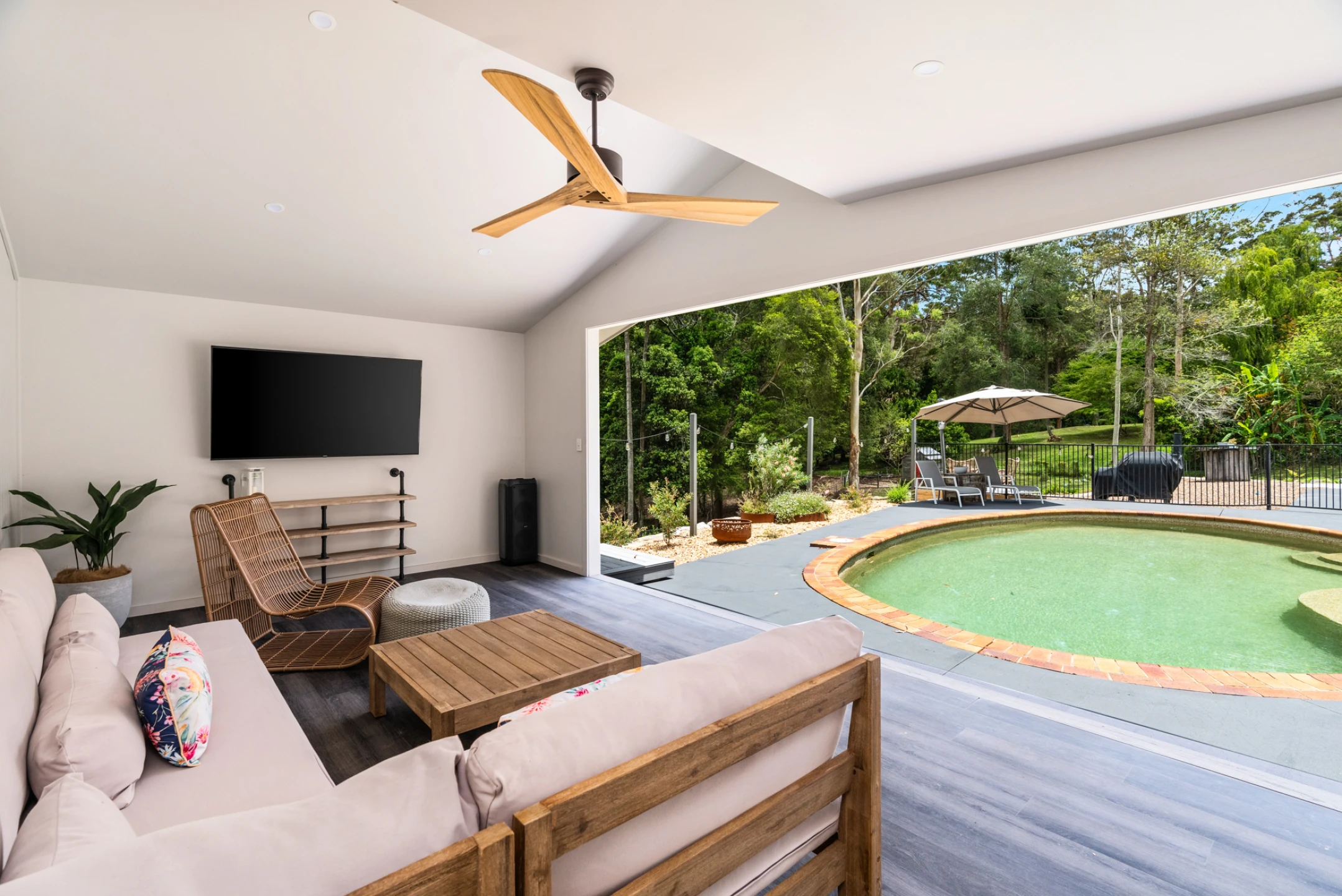 Property enquiry form background image
