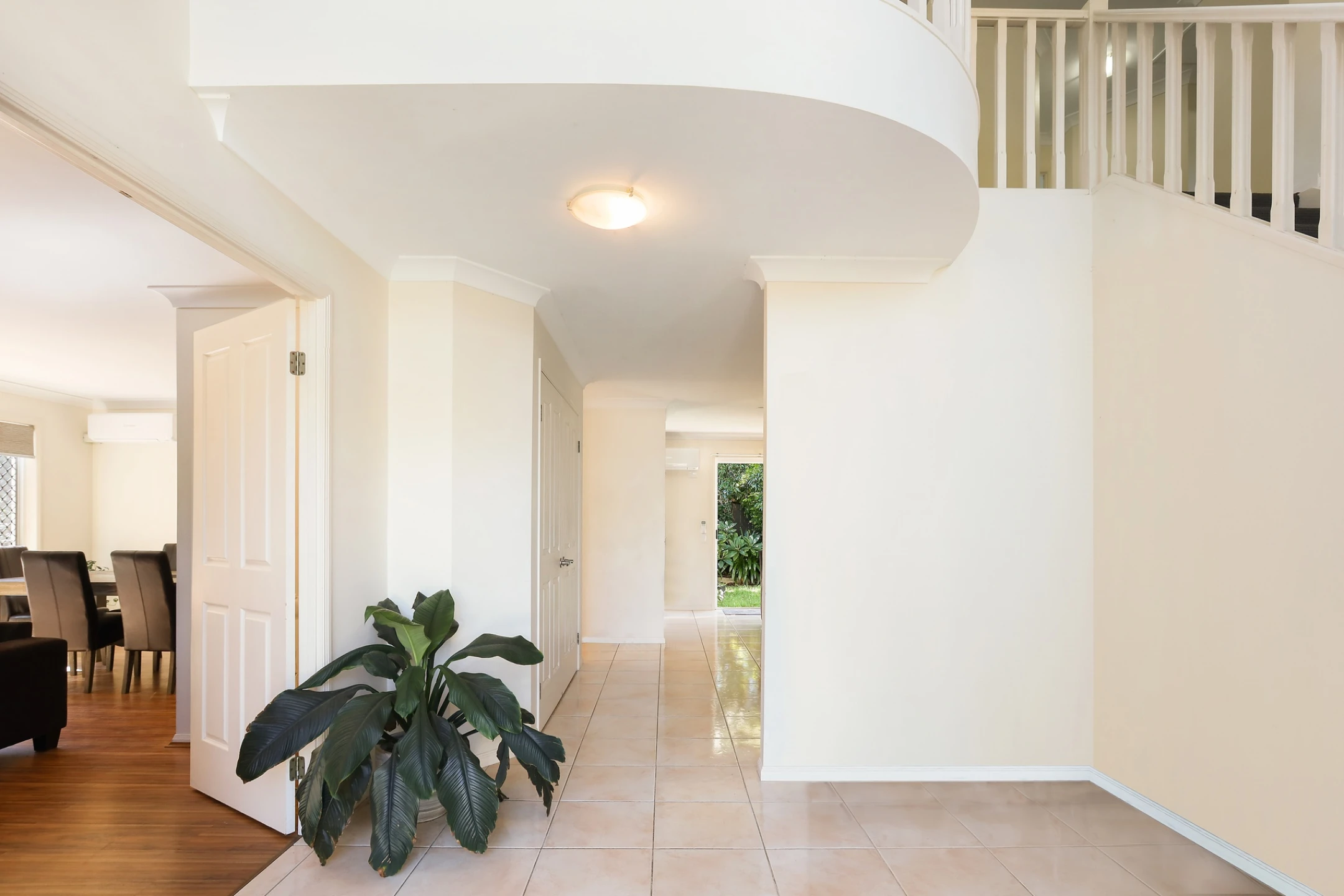 6 Stockman Crescent, Mudgeeraba QLD 4213, Mudgeeraba - Thumbnail 2