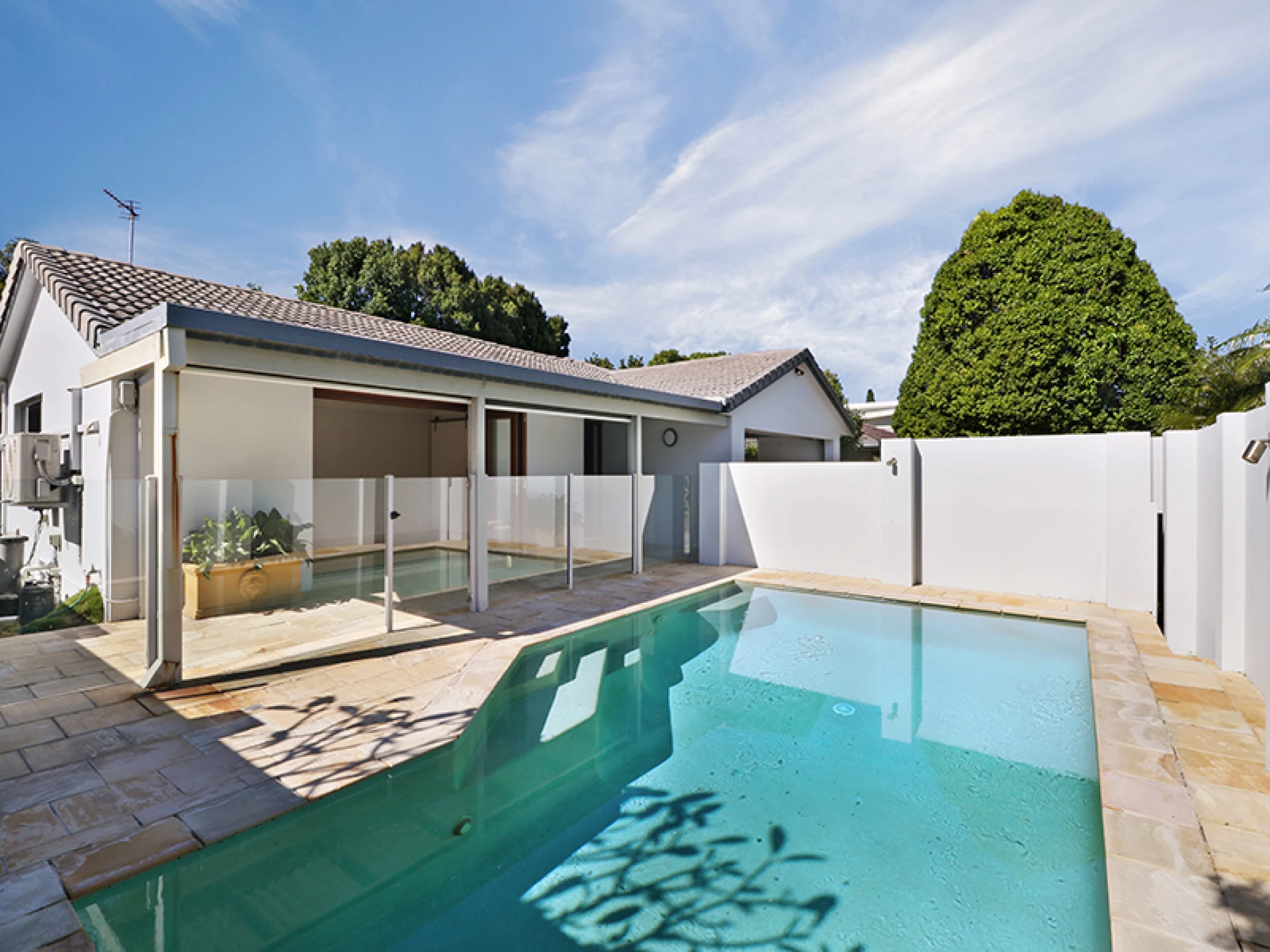 15 Dame Patti Avenue, Mermaid Waters QLD 4218, Mermaid Waters - Thumbnail 2