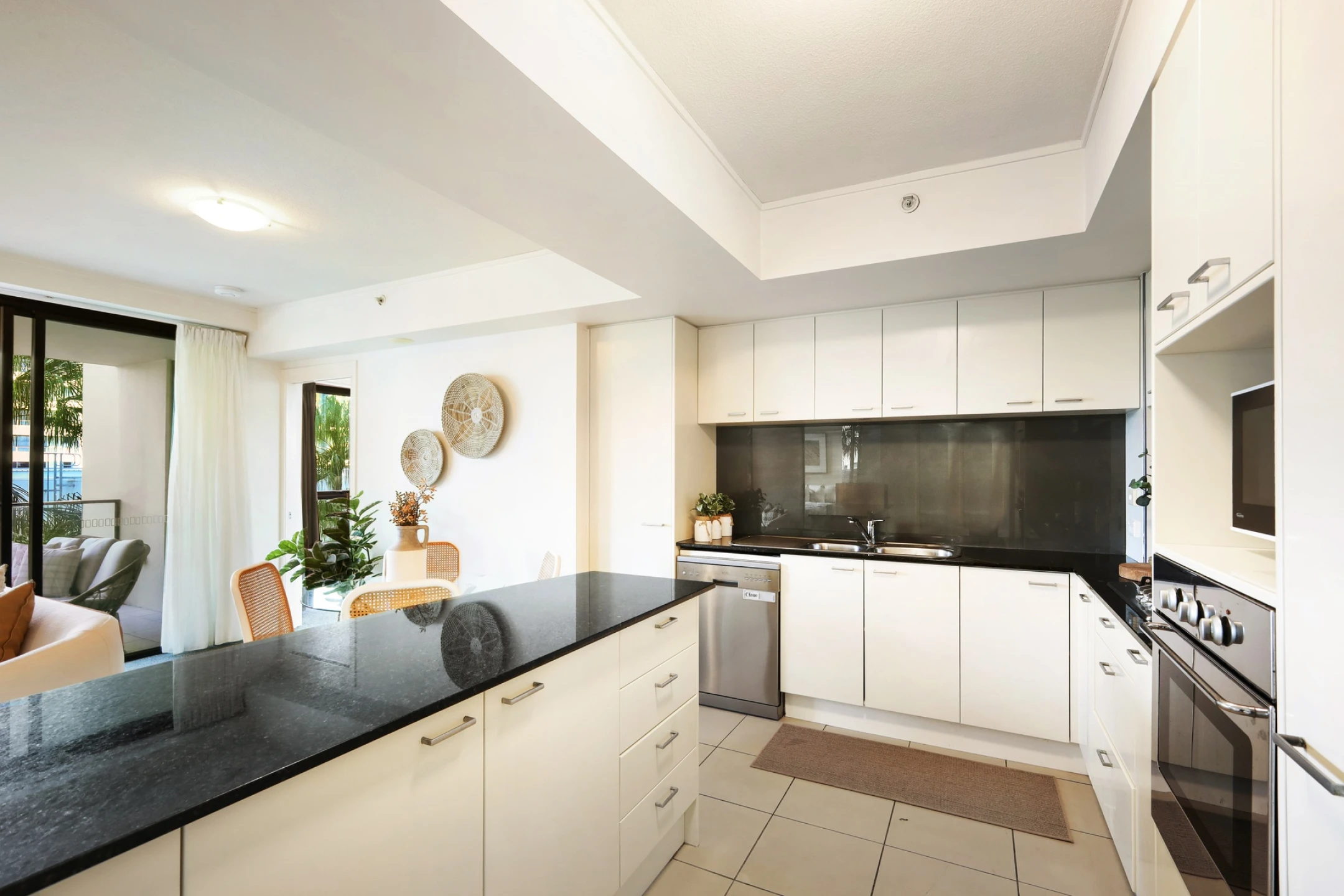 207 / 2685-2689 Gold Coast Highway, Broadbeach QLD 4218, Broadbeach - Thumbnail 4