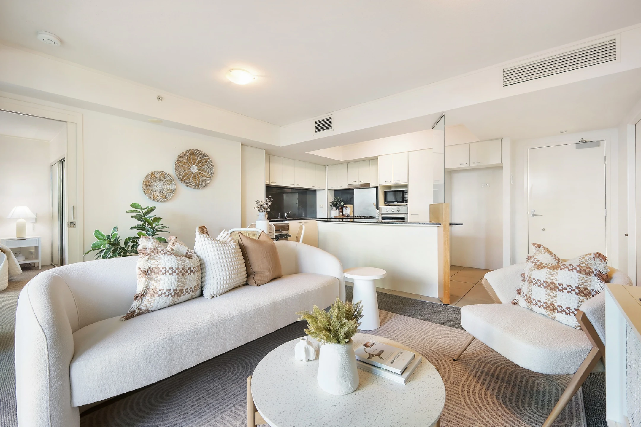 207 / 2685-2689 Gold Coast Highway, Broadbeach QLD 4218, Broadbeach - Thumbnail 2