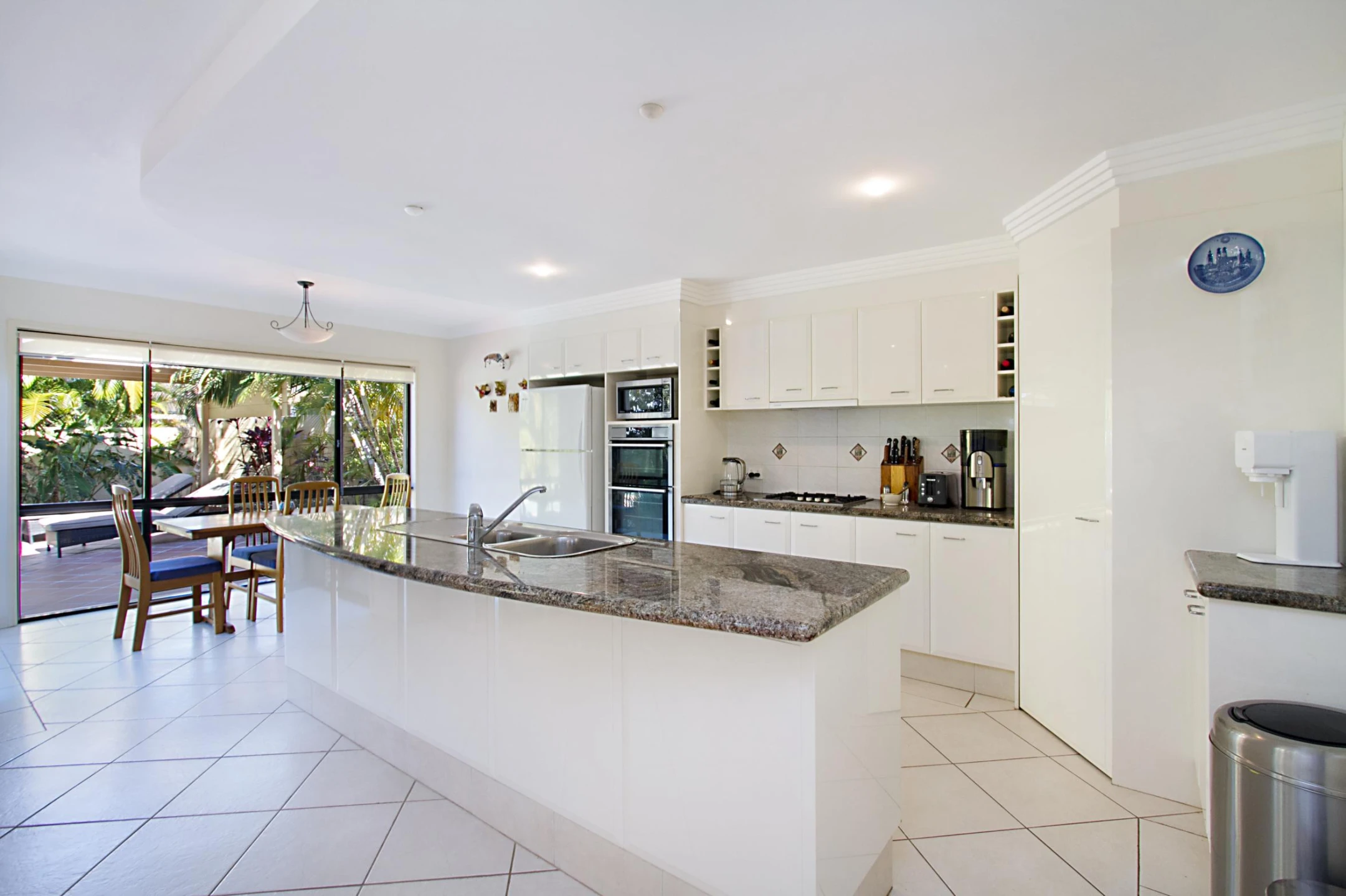 4 Renate Way, Benowa Waters QLD 4217, Benowa Waters - Thumbnail 6