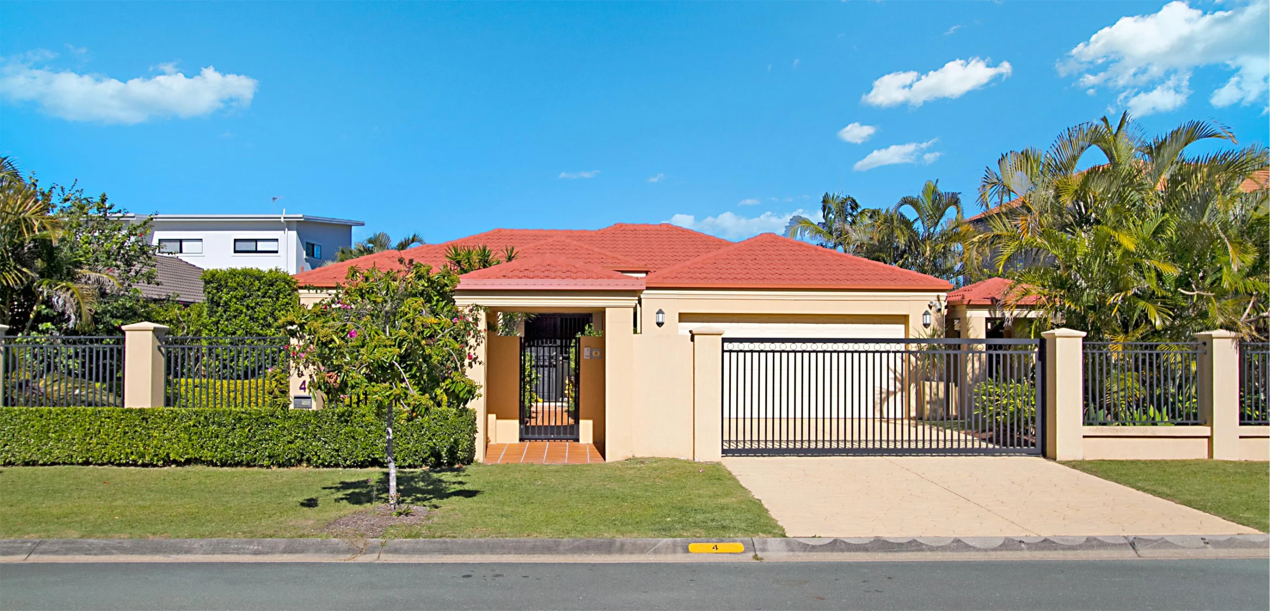 4 Renate Way, Benowa Waters QLD 4217, Benowa Waters - Thumbnail 4