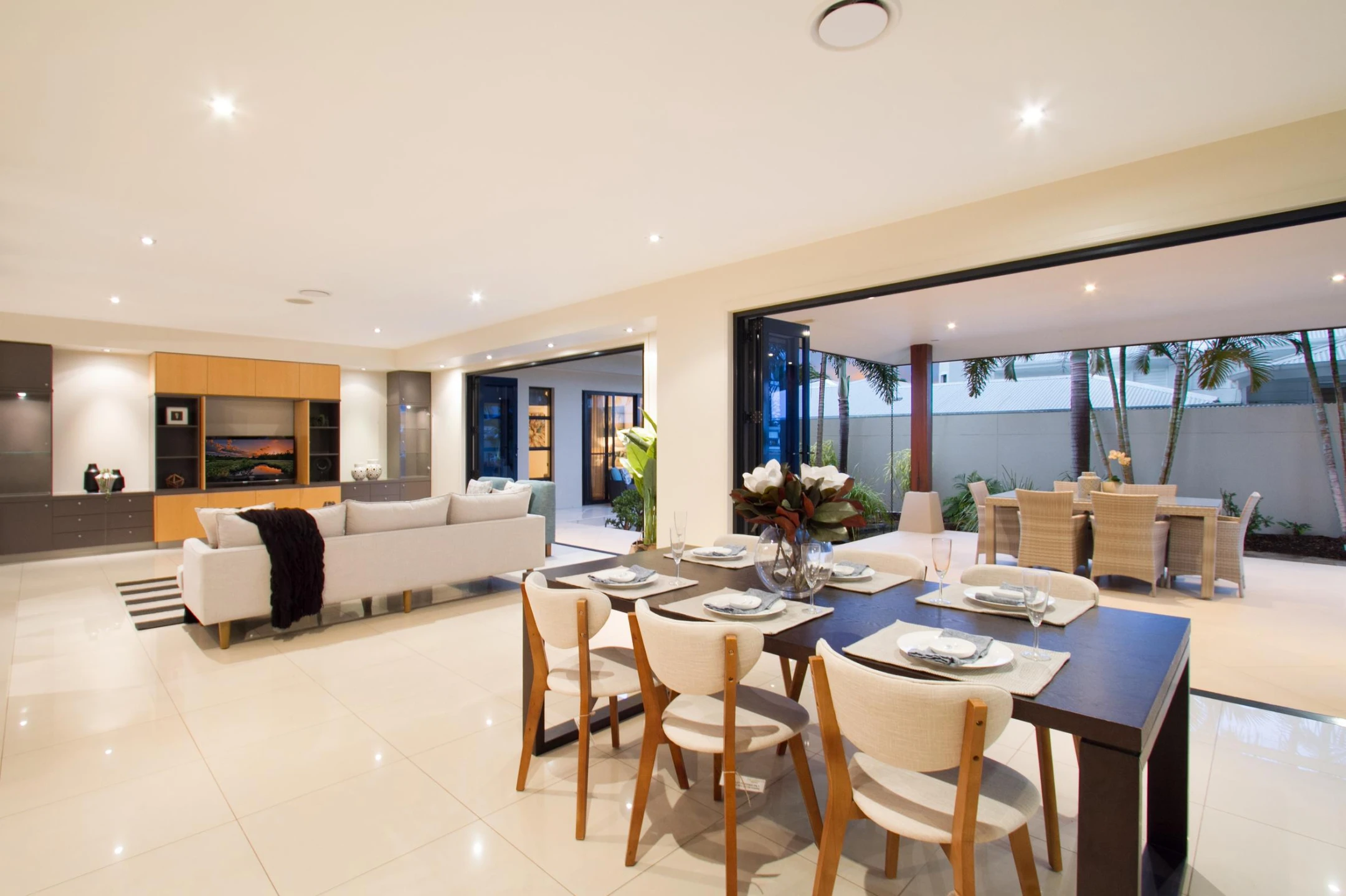 16 Beverley Crescent, Broadbeach Waters QLD 4218, Broadbeach Waters - Thumbnail 7
