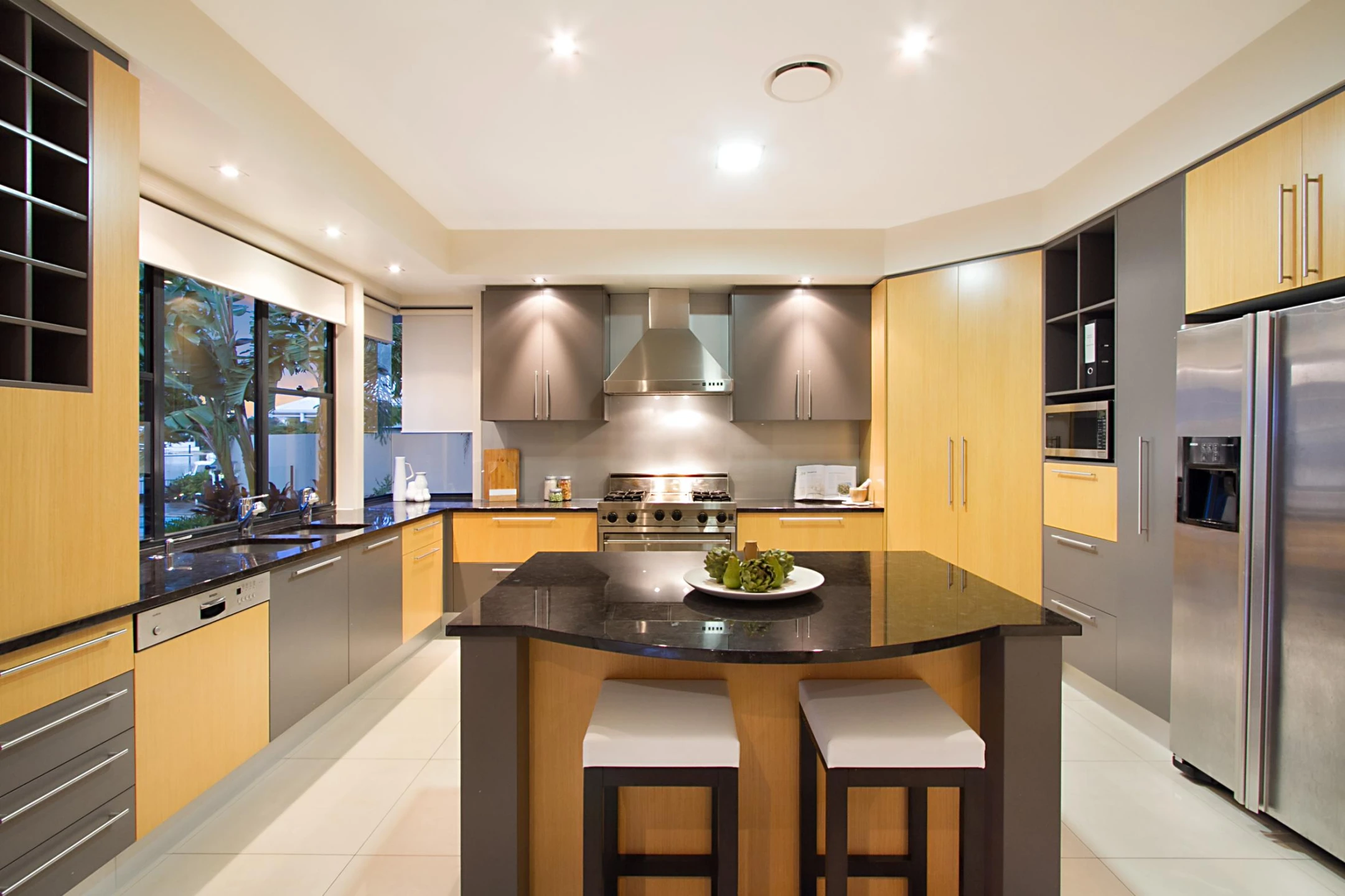 16 Beverley Crescent, Broadbeach Waters QLD 4218, Broadbeach Waters - Thumbnail 6
