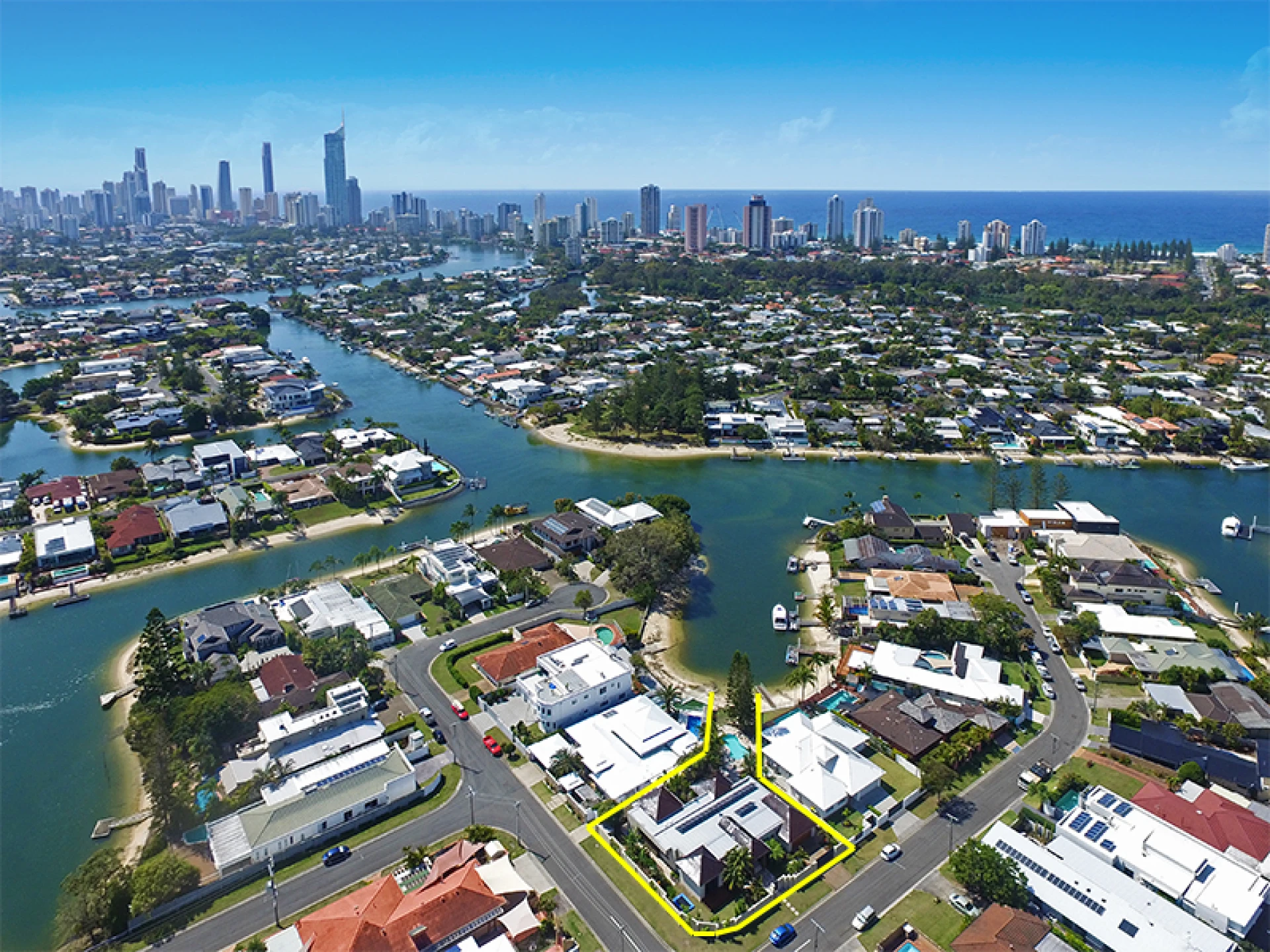 16 Beverley Crescent, Broadbeach Waters QLD 4218, Broadbeach Waters - Thumbnail 2