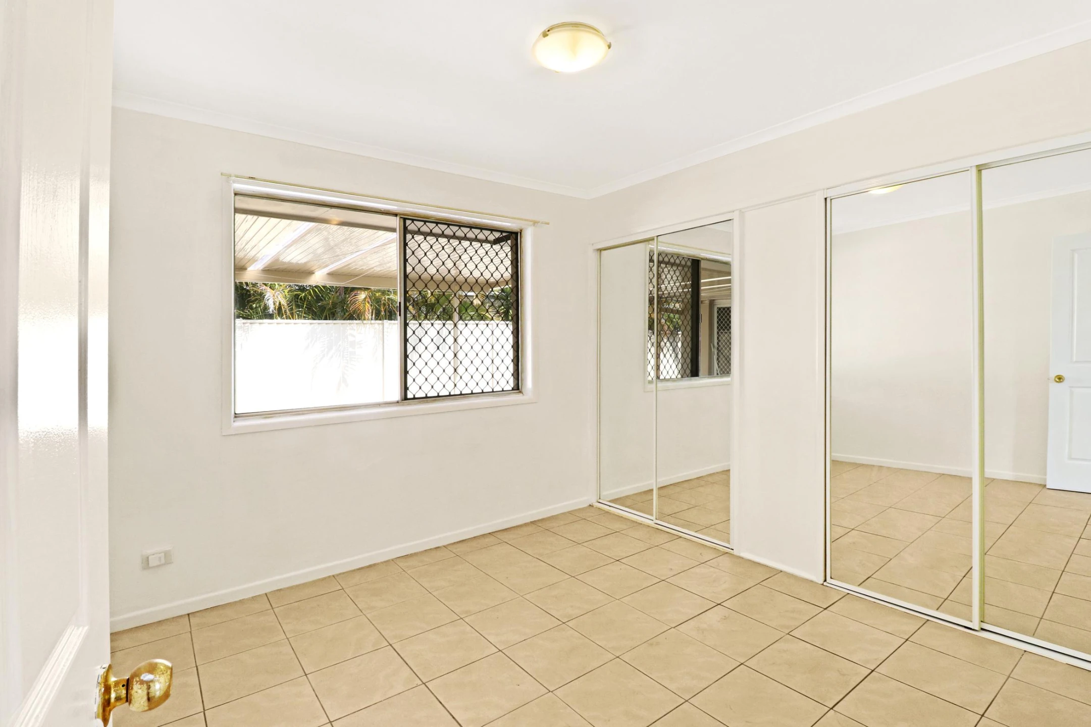 39 Surfers Avenue, Mermaid Waters QLD 4218, Mermaid Waters - Thumbnail 6