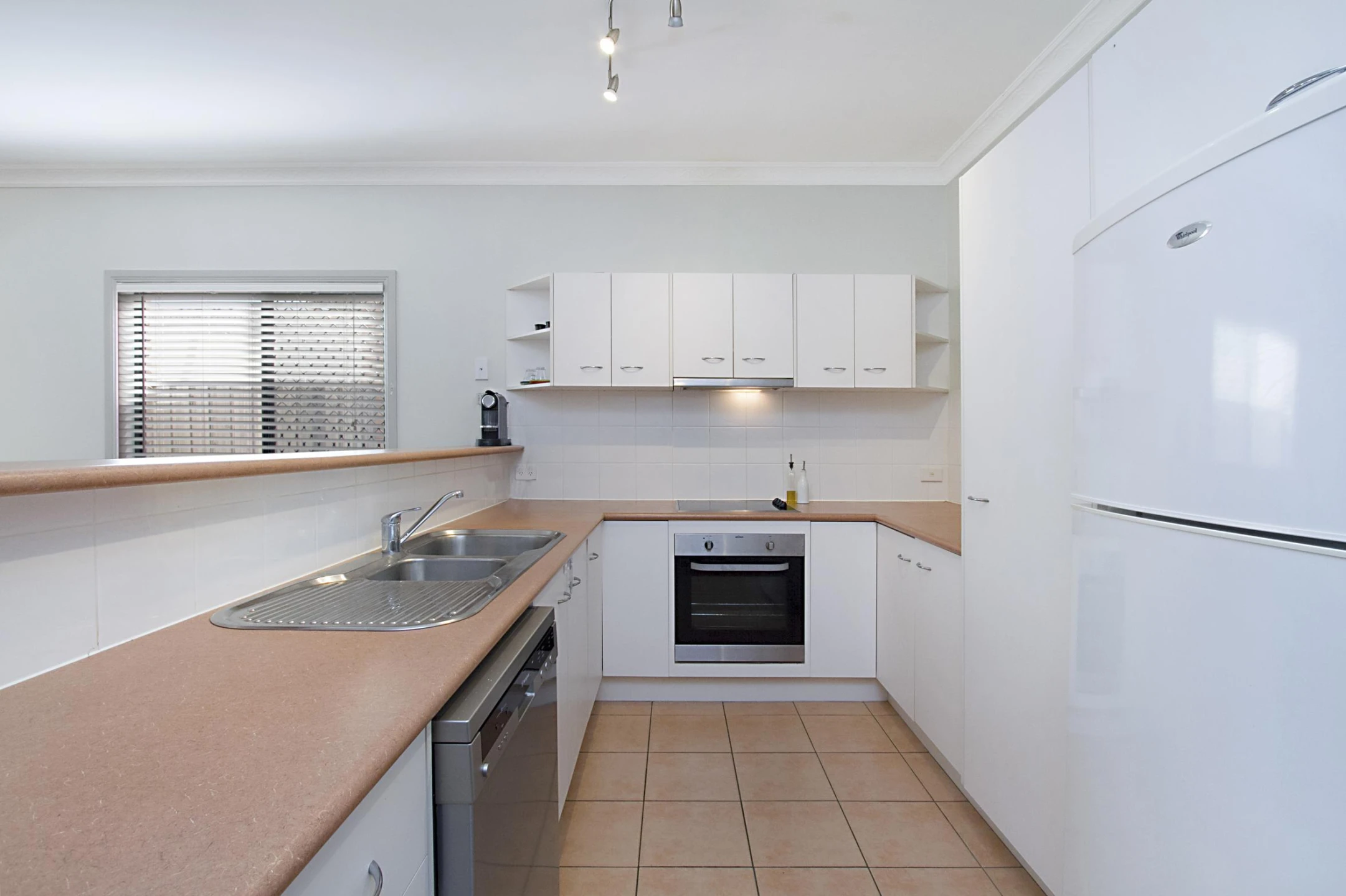 21 Lantau Crescent, Varsity Lakes QLD 4227, Varsity Lakes - Thumbnail 4
