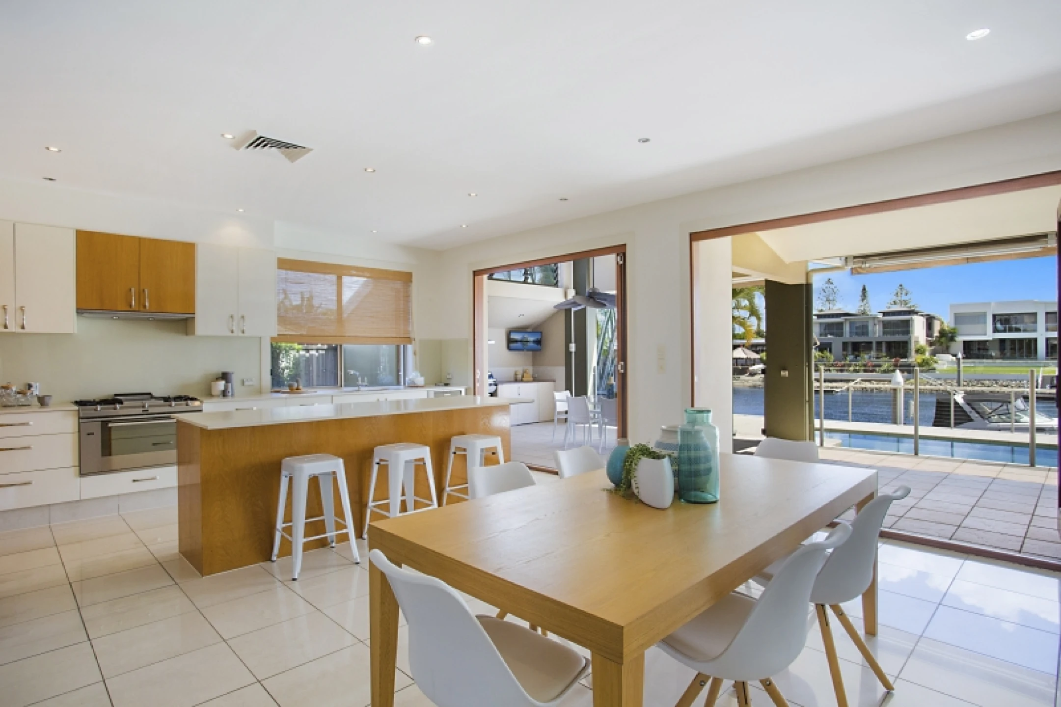 1 Allambi Avenue, Broadbeach Waters QLD 4218, Broadbeach Waters - Thumbnail 8