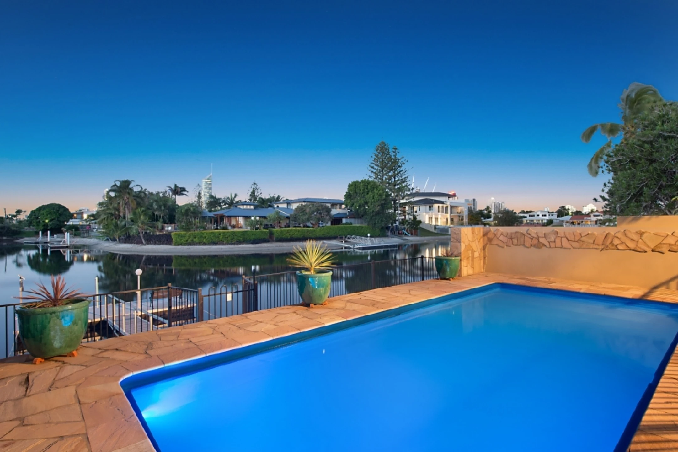5 Meredith Drive, Broadbeach Waters QLD 4218, Broadbeach Waters - Thumbnail 2