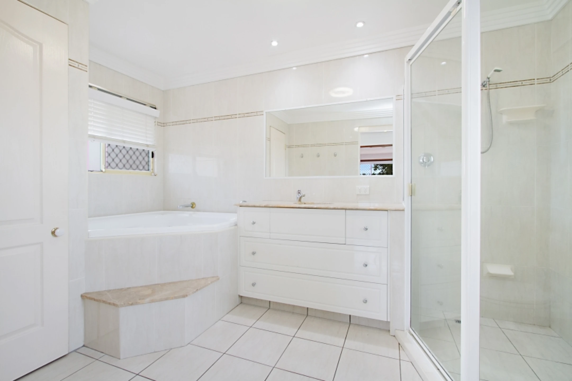 4 Jib Court, Mermaid Waters QLD 4218, Mermaid Waters - Thumbnail 5
