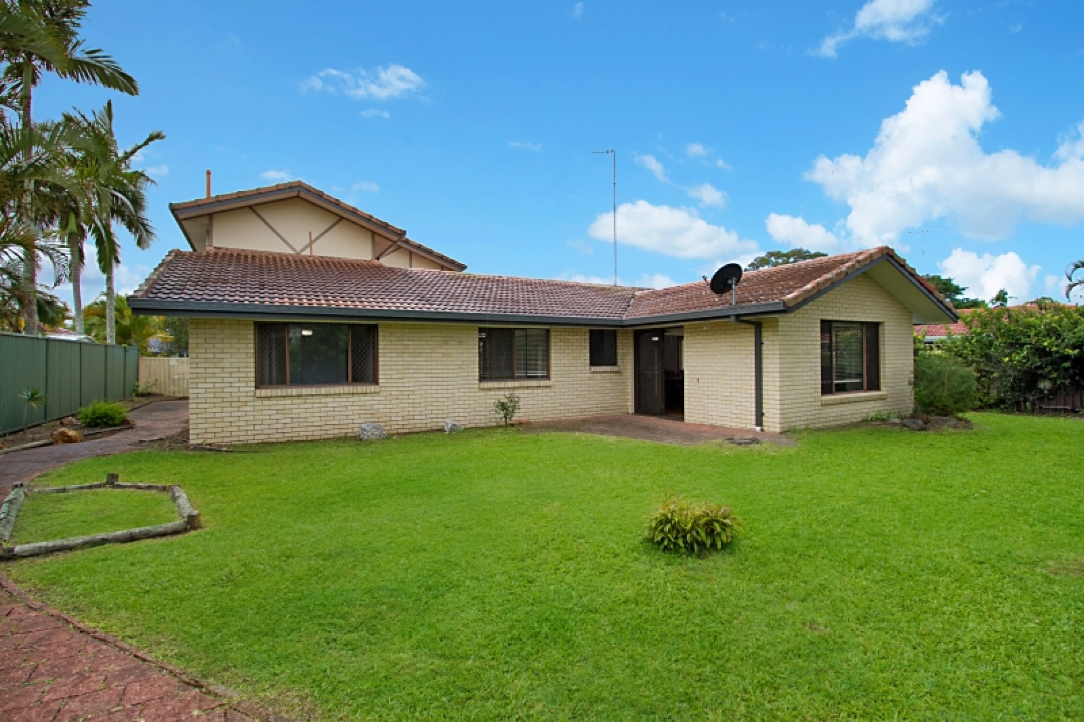 4 Jib Court, Mermaid Waters QLD 4218, Mermaid Waters - Thumbnail 3