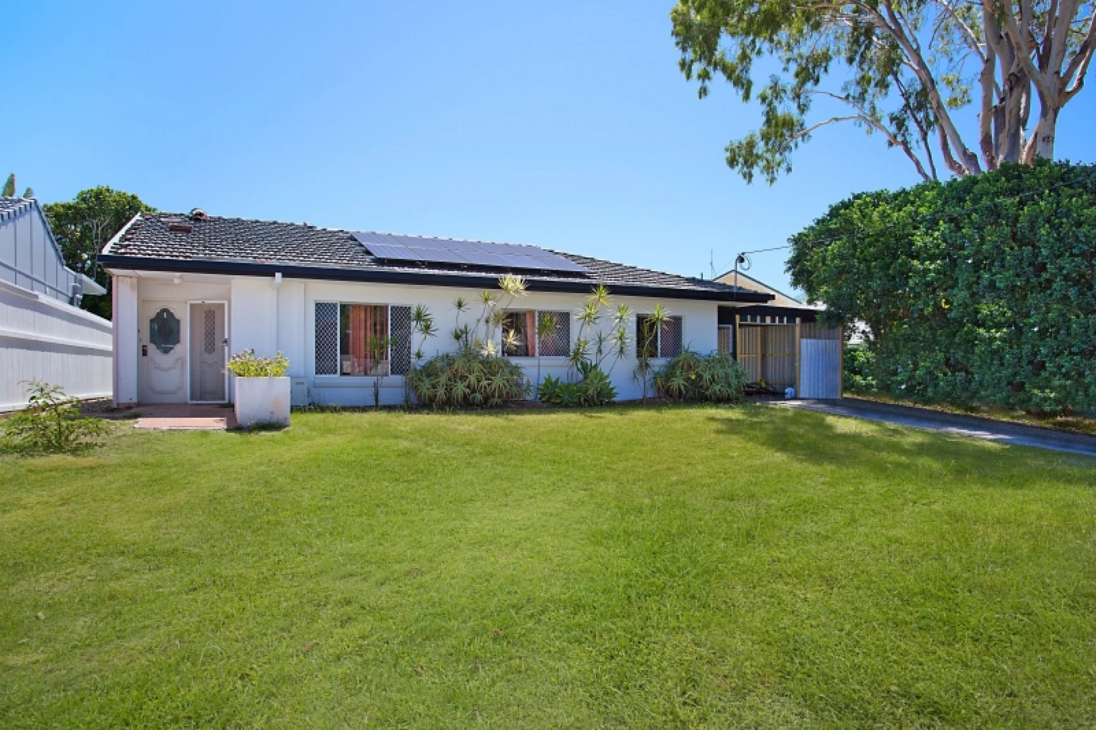 67 Clear Island Road, Broadbeach Waters QLD 4218, Broadbeach Waters - Thumbnail 7