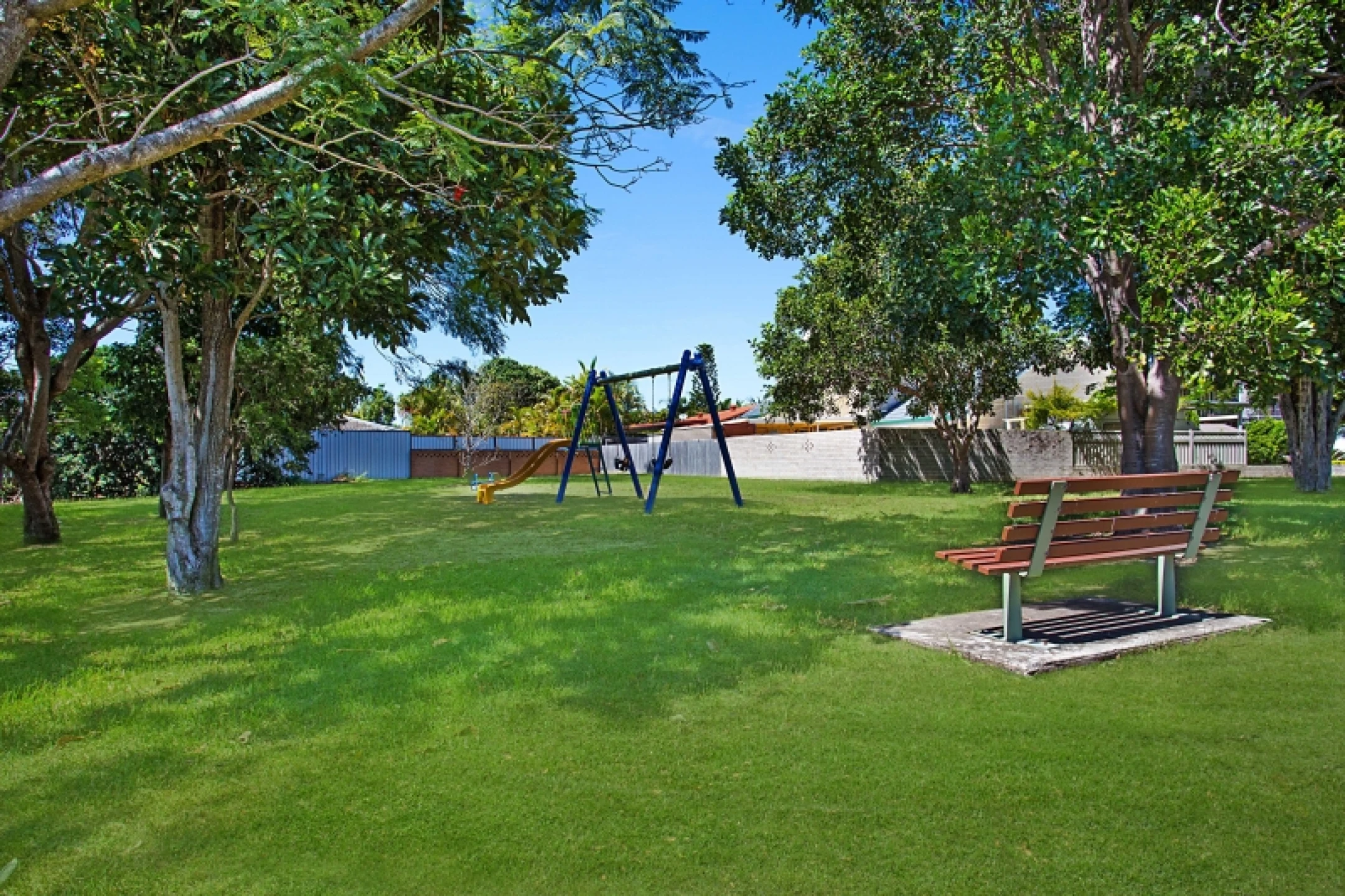 67 Clear Island Road, Broadbeach Waters QLD 4218, Broadbeach Waters - Thumbnail 3