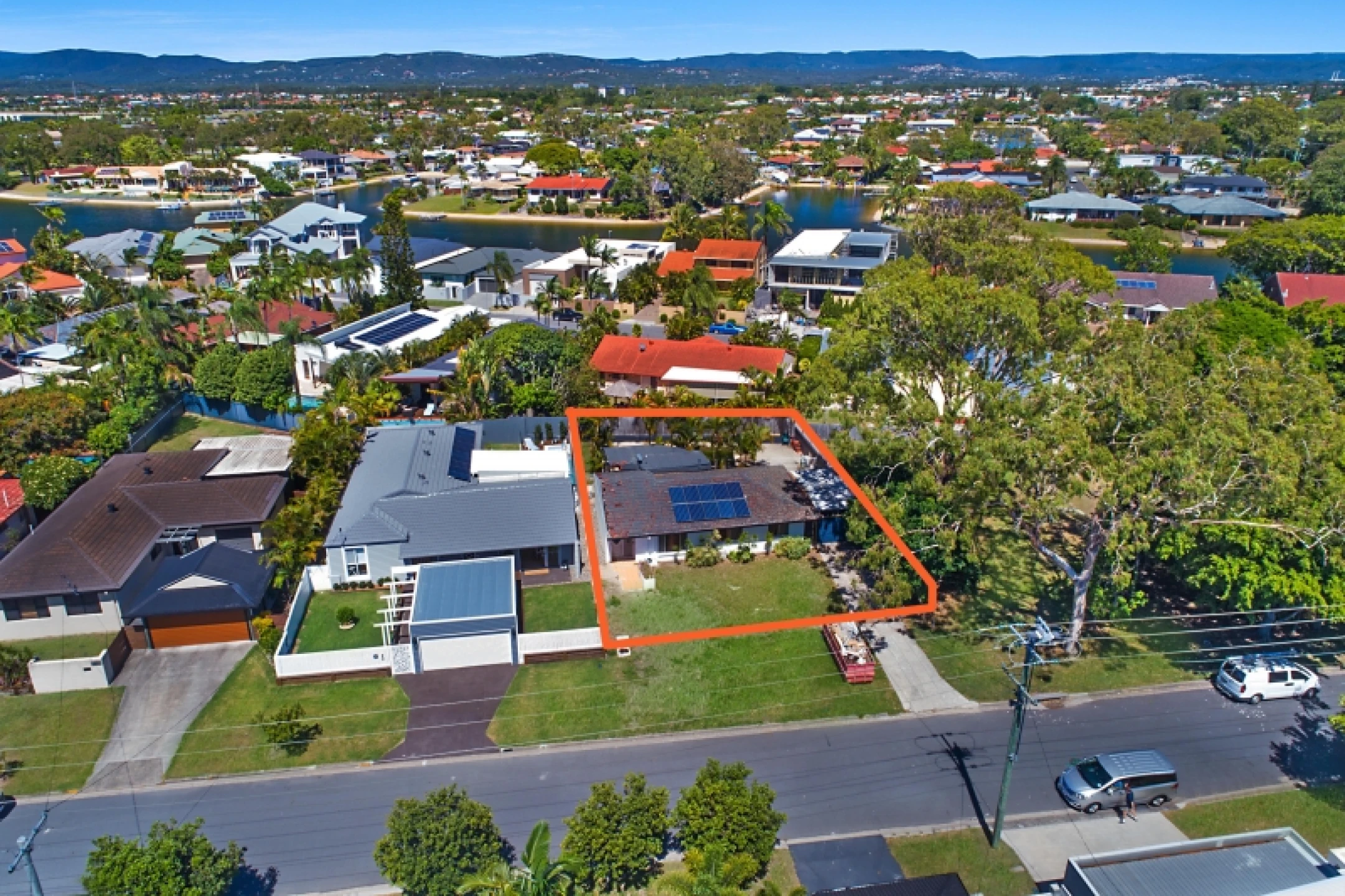 67 Clear Island Road, Broadbeach Waters QLD 4218, Broadbeach Waters - Thumbnail 5