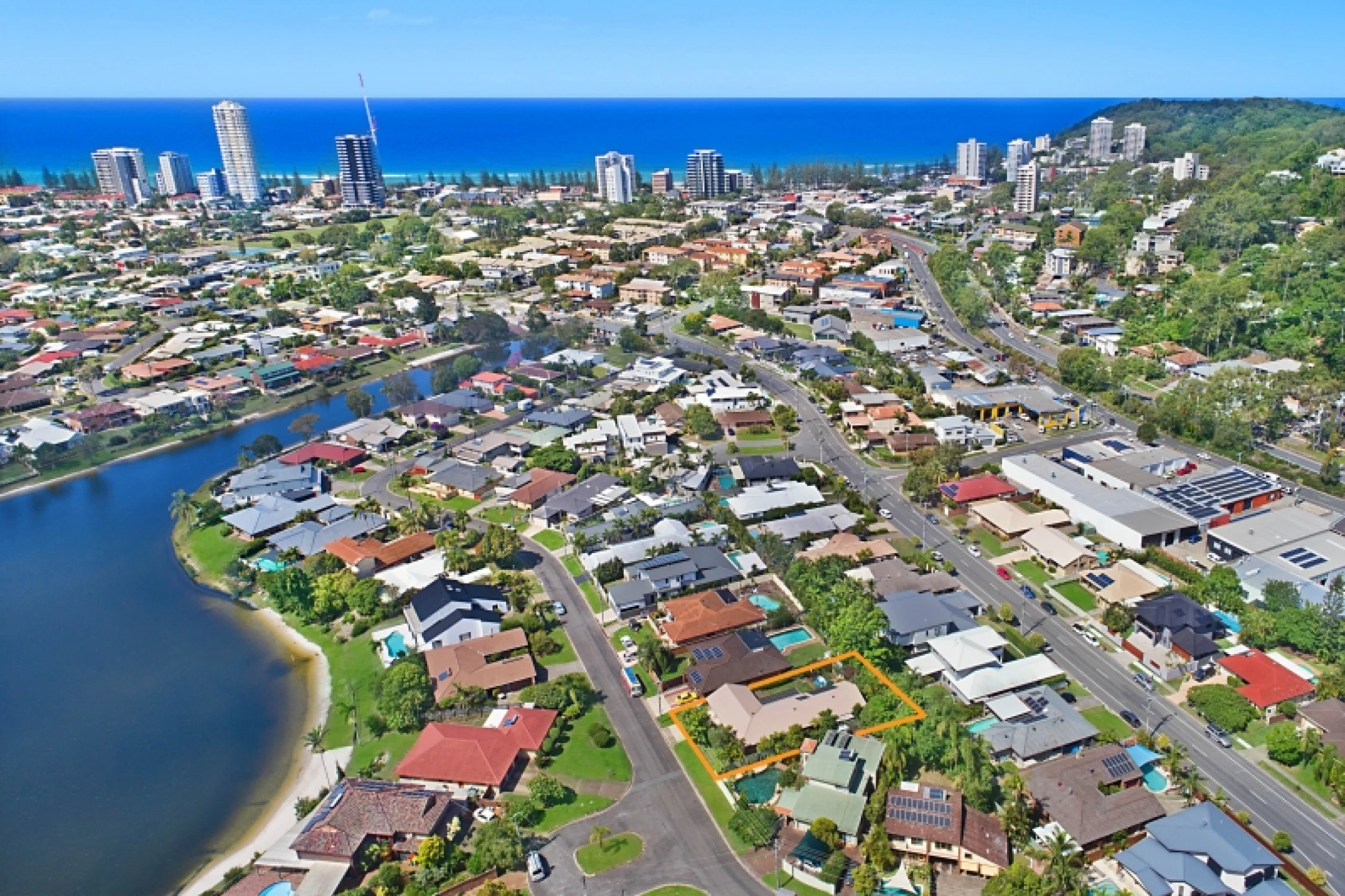 32 Kingfisher Crescent, Burleigh Waters QLD 4220, Burleigh Waters - Thumbnail 4