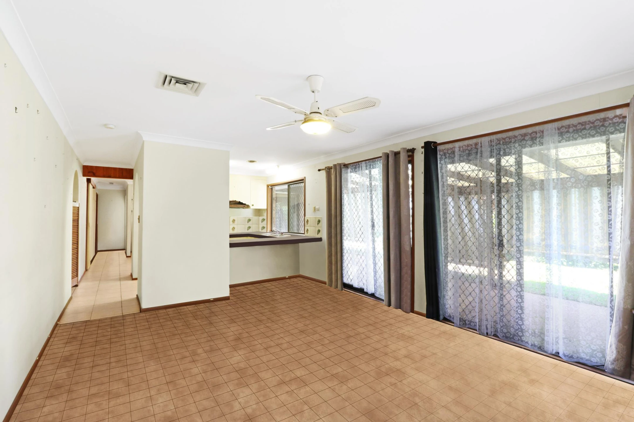 32 Kingfisher Crescent, Burleigh Waters QLD 4220, Burleigh Waters - Thumbnail 7