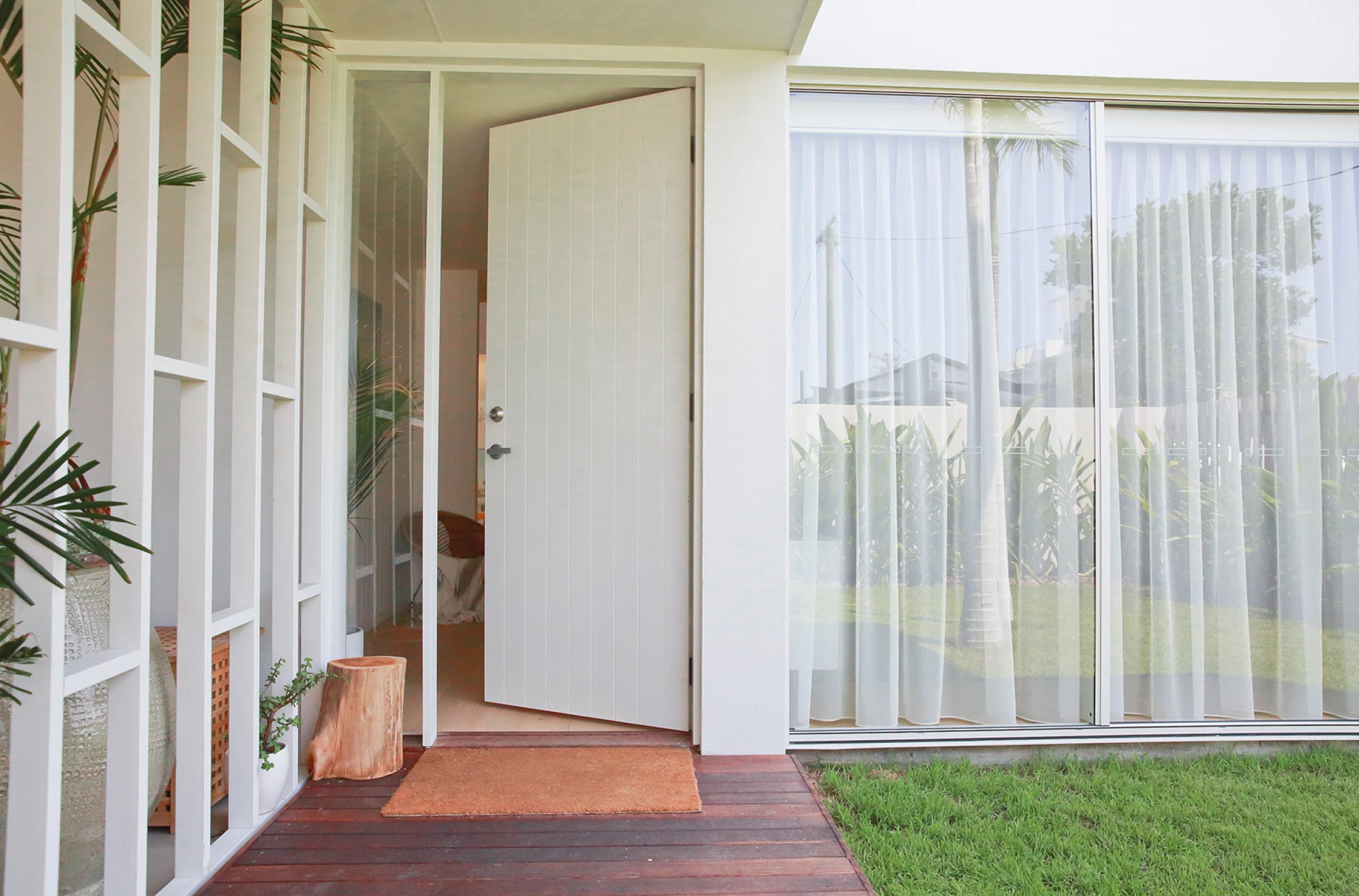 26 Petrel Avenue, Mermaid Beach QLD 4218, Mermaid Beach - Thumbnail 2