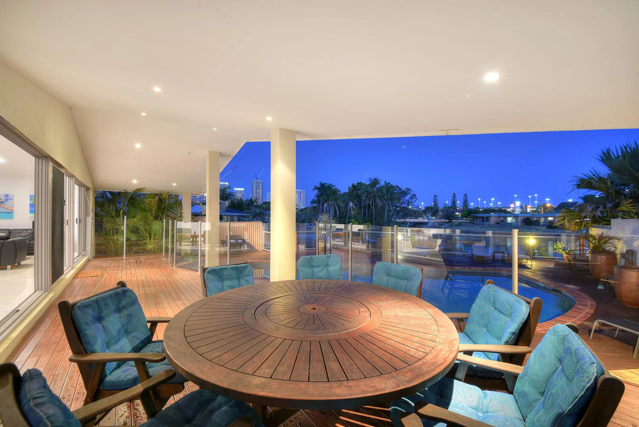 10 Helen Court, Broadbeach Waters QLD 4218, Broadbeach Waters - Thumbnail 2