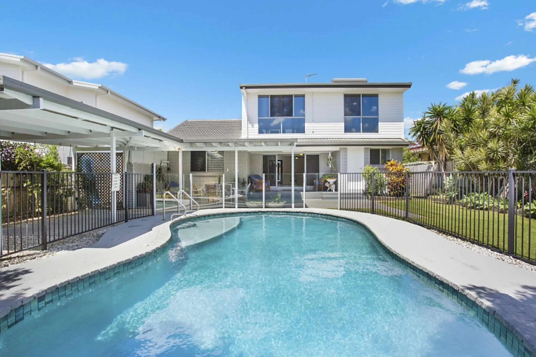 57 Surf Street, Mermaid Waters QLD 4218, Mermaid Waters - Thumbnail 2