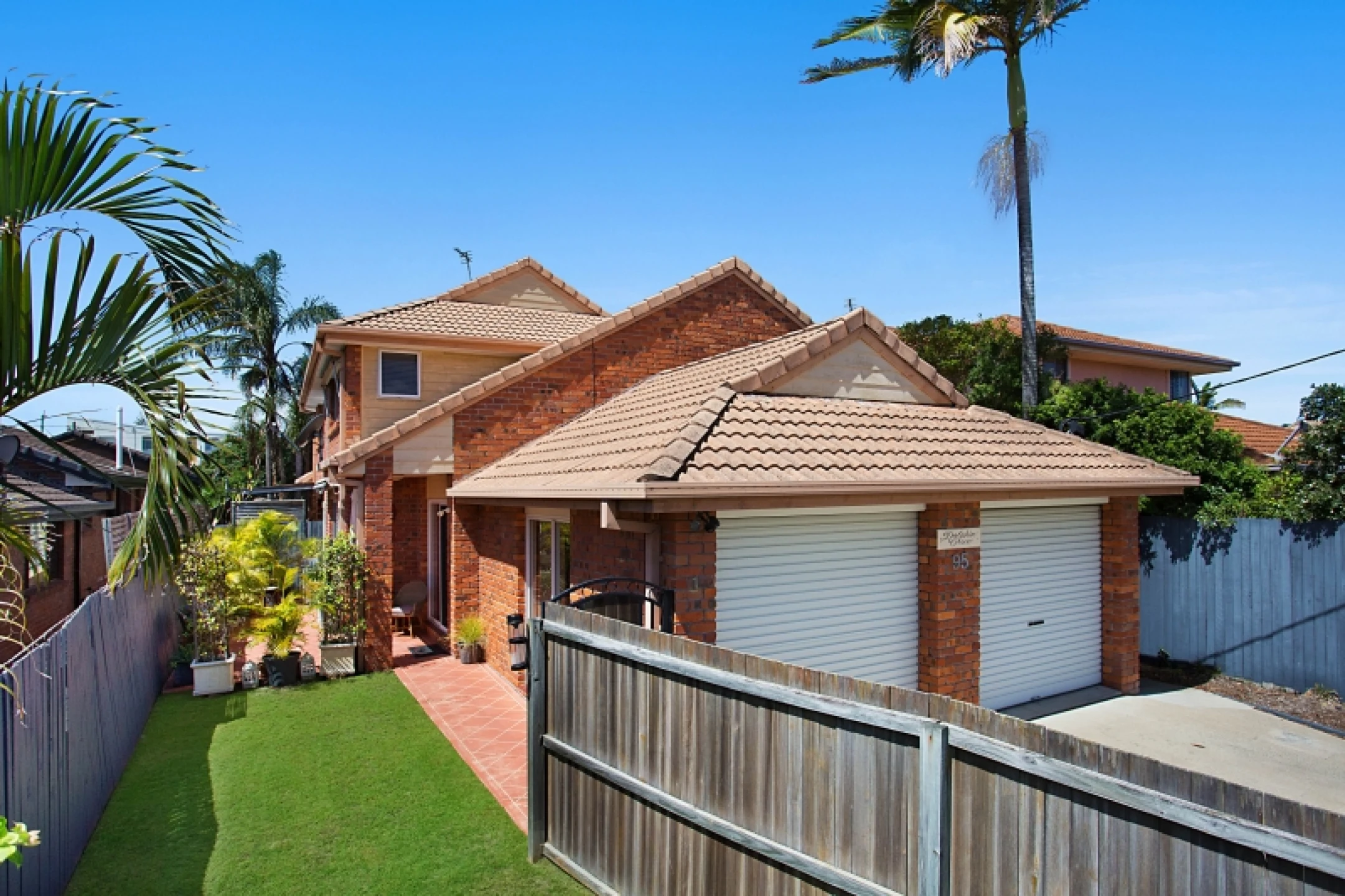1 / 95 Dolphin Avenue, Mermaid Beach QLD 4218, Mermaid Beach - Thumbnail 3